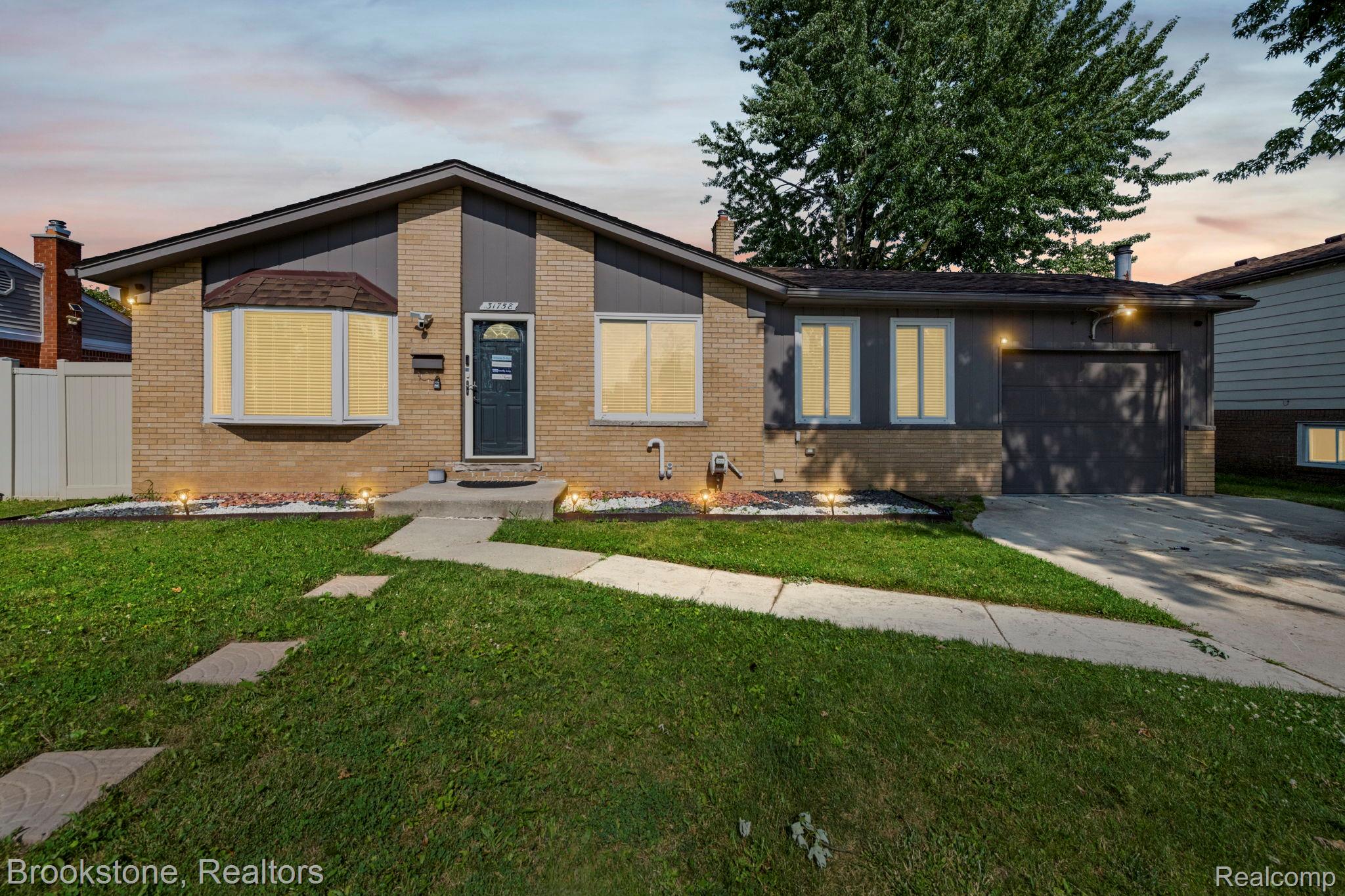 31758, Eiffel, Warren, Michigan, 48088