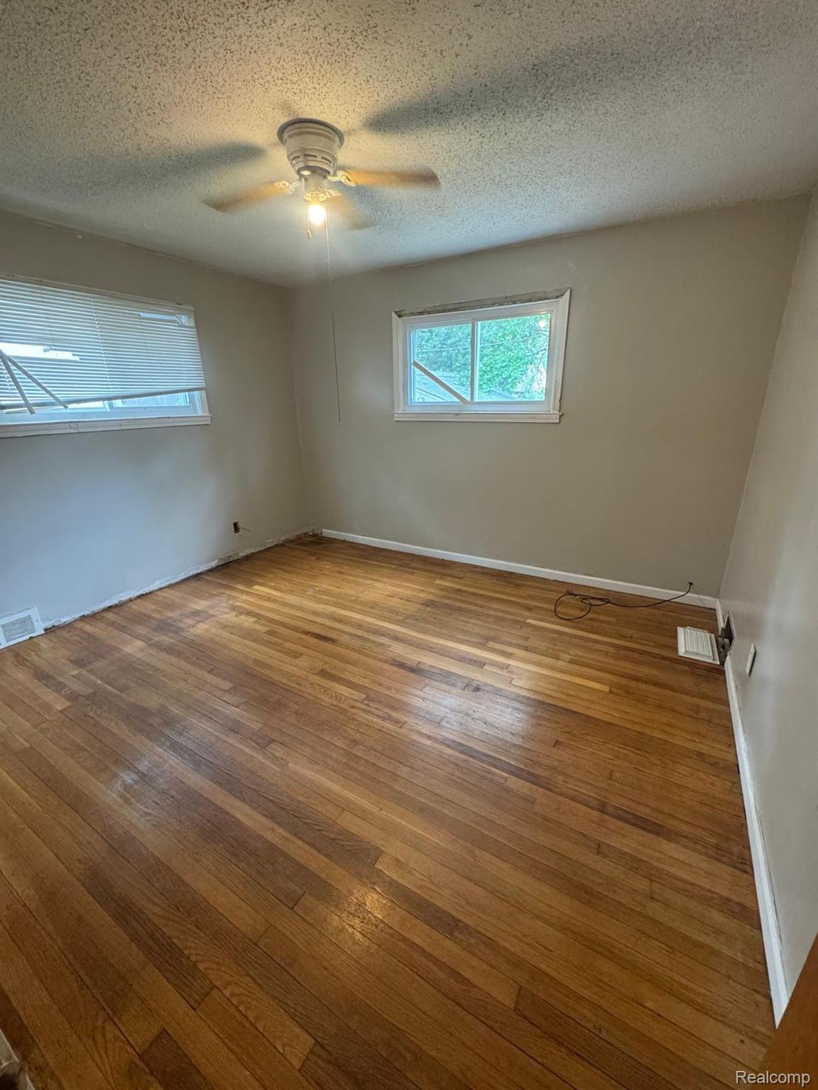 1141, Woodland, Inkster, Michigan, 48141