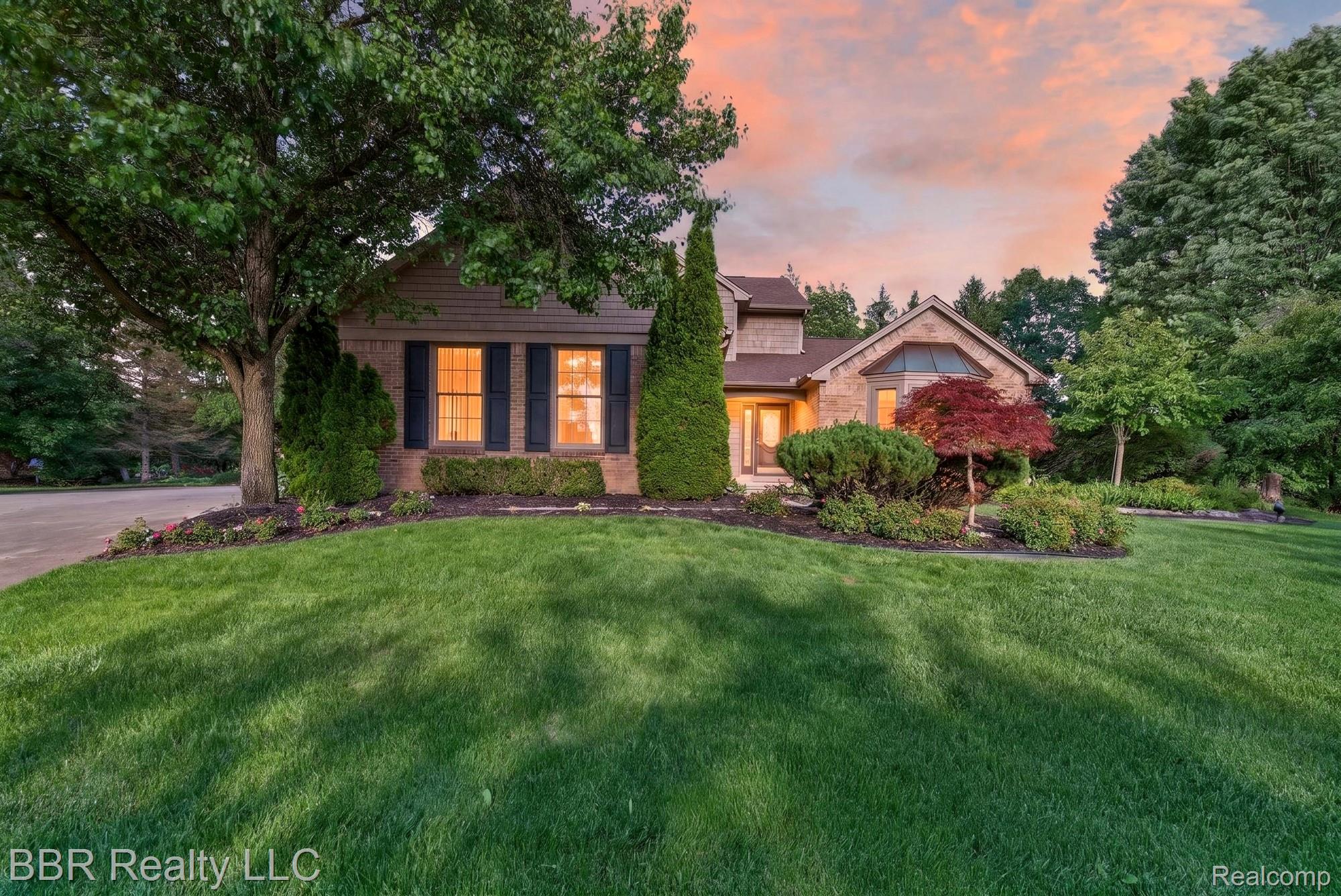 45411, Halston, Novi, Michigan, 48374