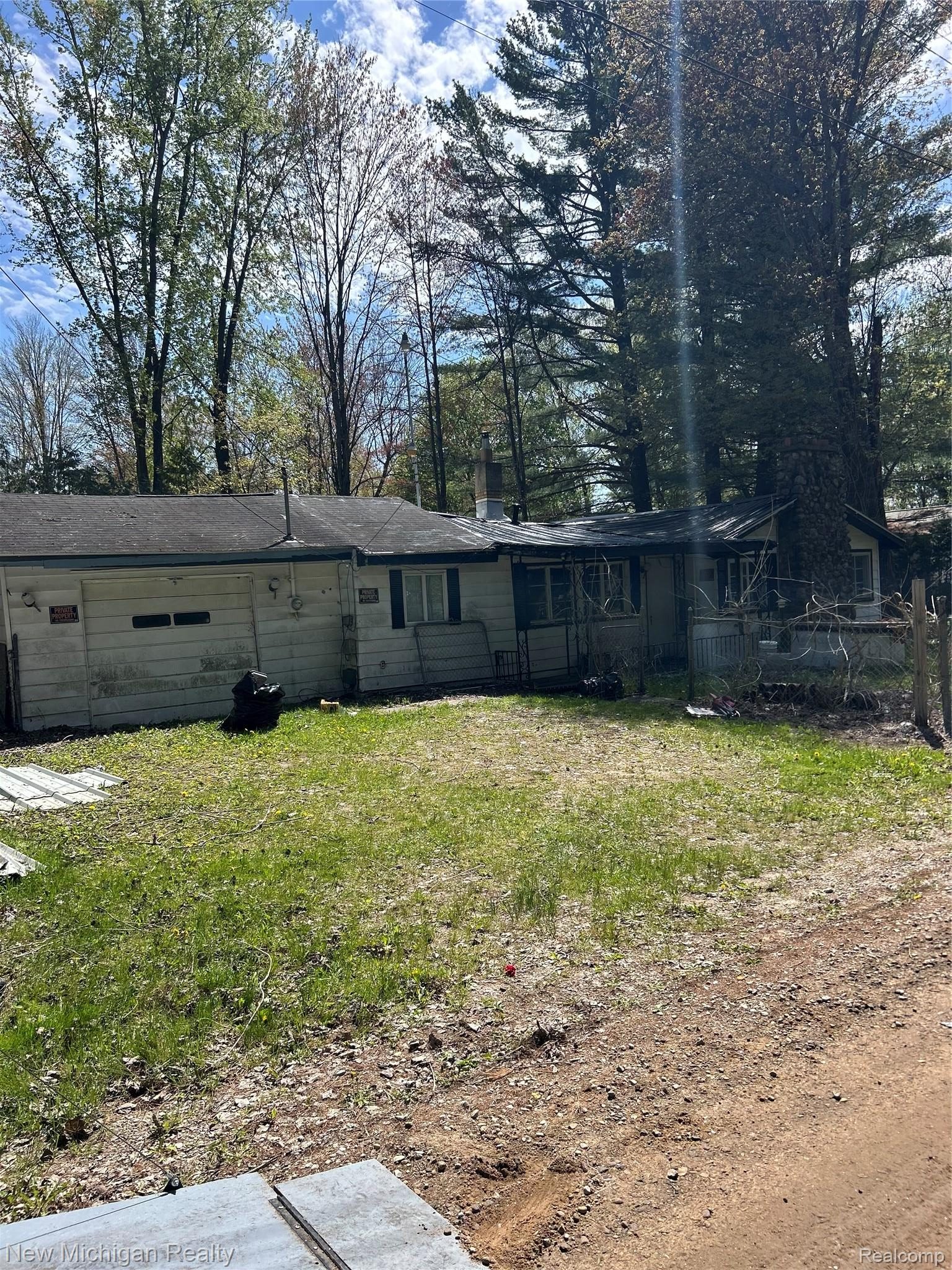 242, Hickory, Gladwin, Michigan, 48624