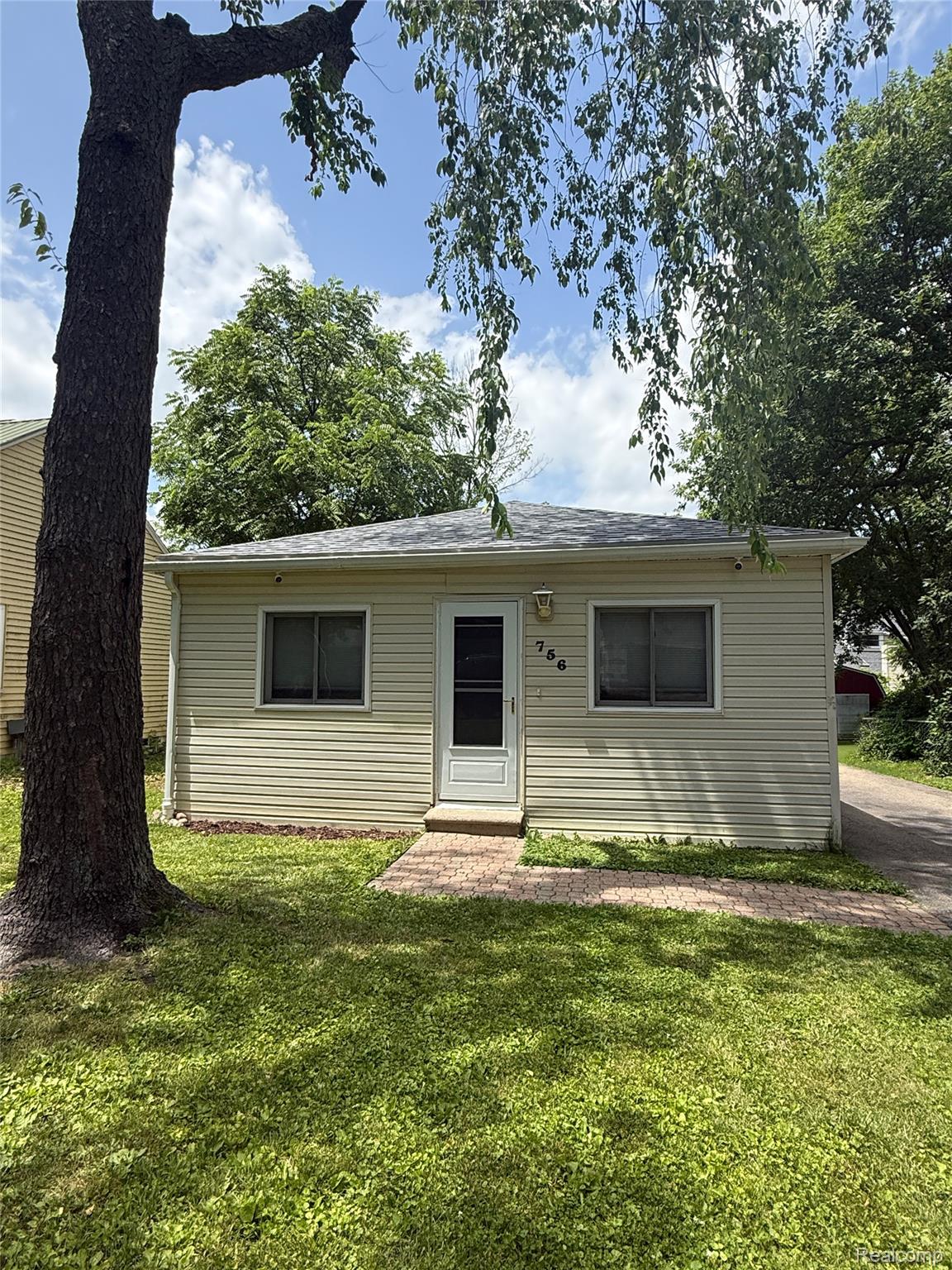 756, Cedarlawn, Waterford, Michigan, 48328