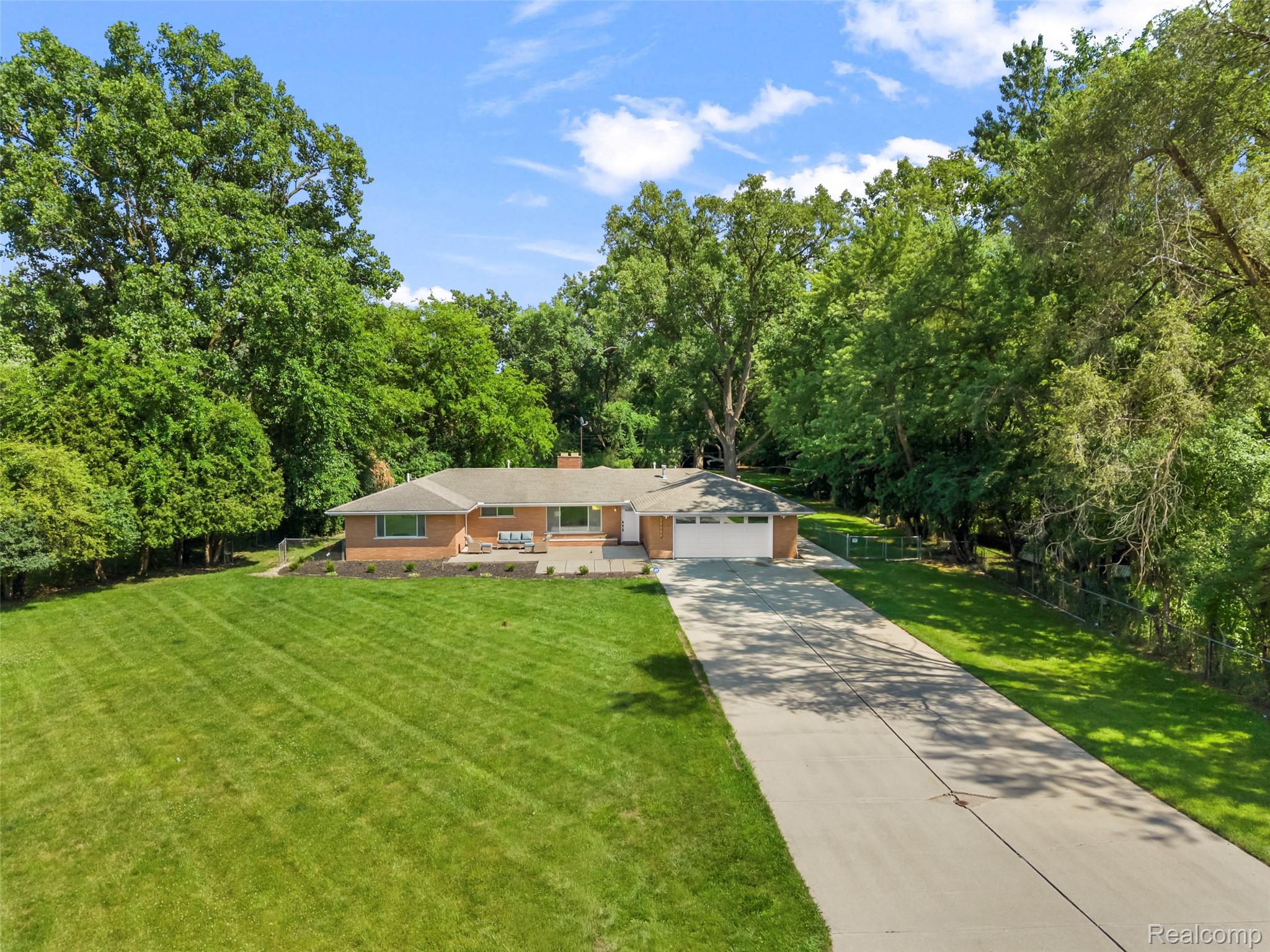 25555, Forestview, Southfield, Michigan, 48033