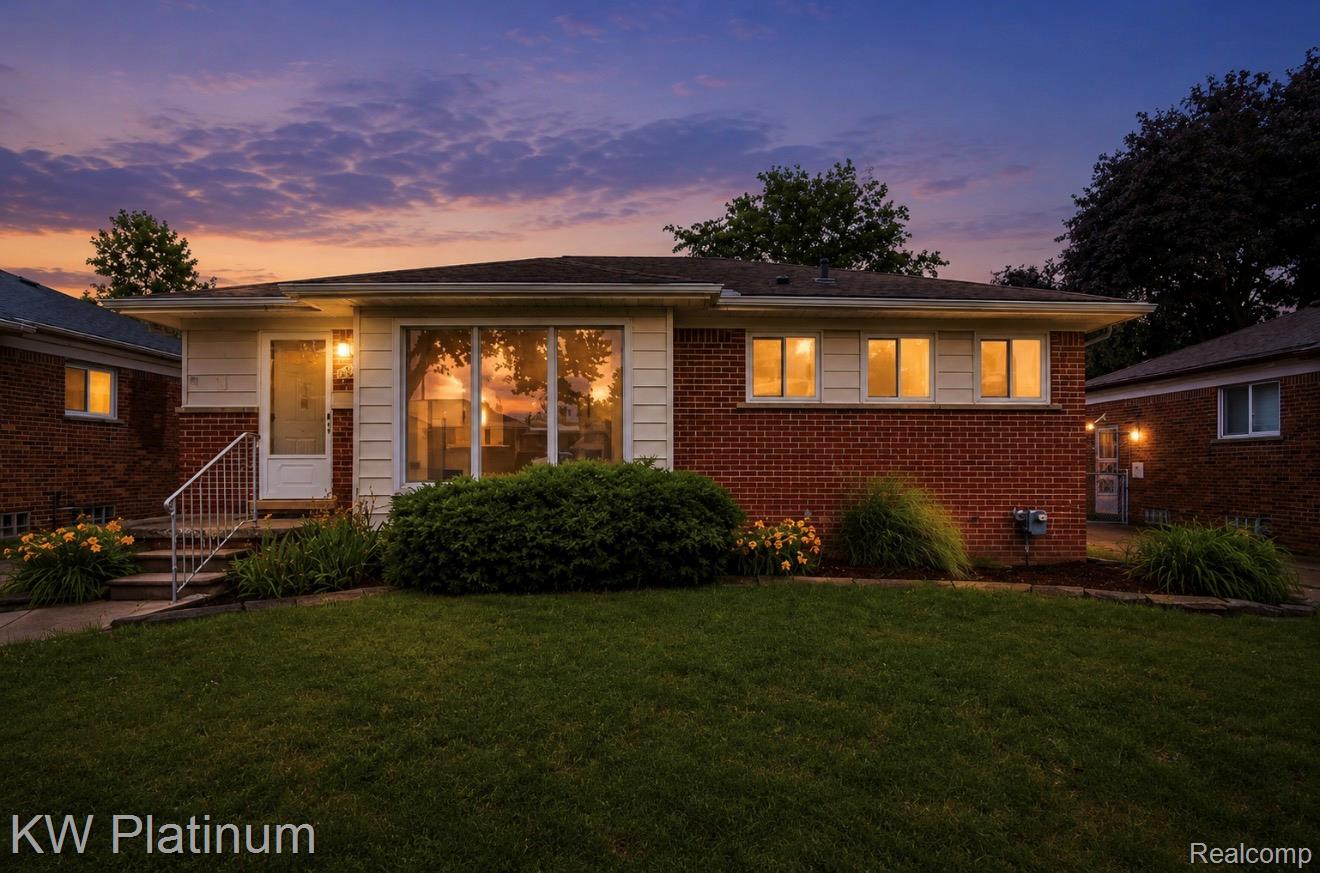 25718, Harmon, St. Clair Shores, Michigan, 48081