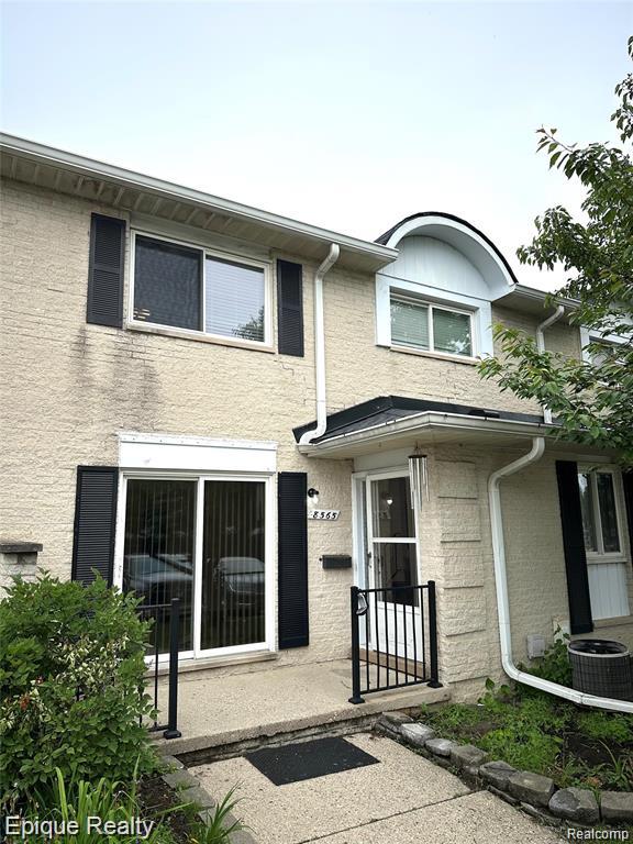 8565, Hampshire, Sterling Heights, Michigan, 48313