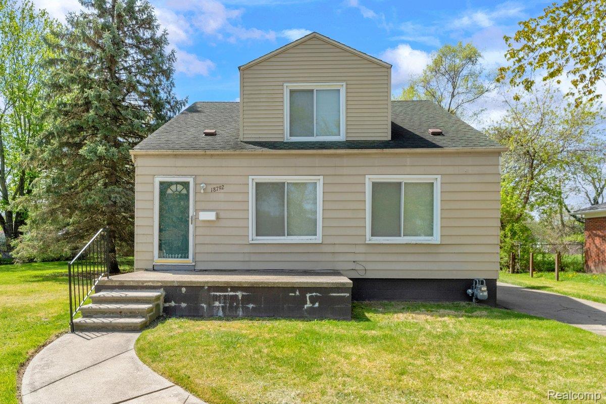 18792, Old Homestead, Harper Woods, Michigan, 48225