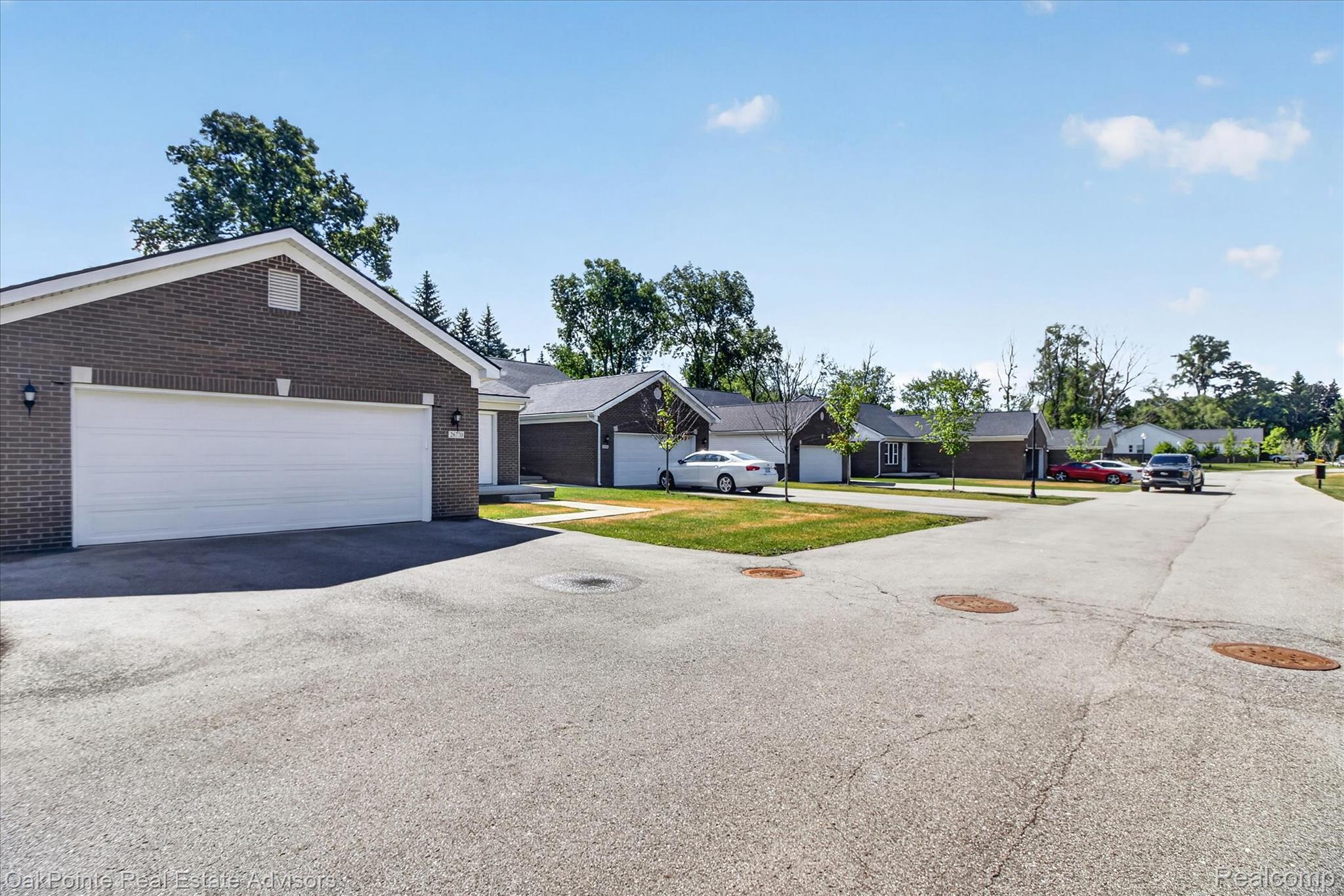 26640, Orchard Lake, Farmington, Michigan, 48334