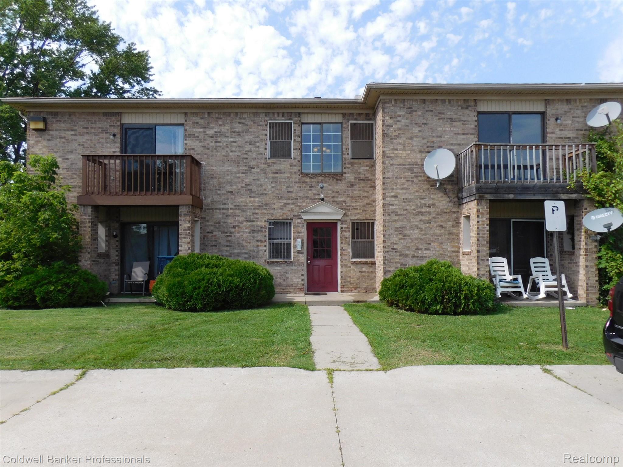 284, 13 Mile, Unit #202, Madison Heights, Michigan, 48071