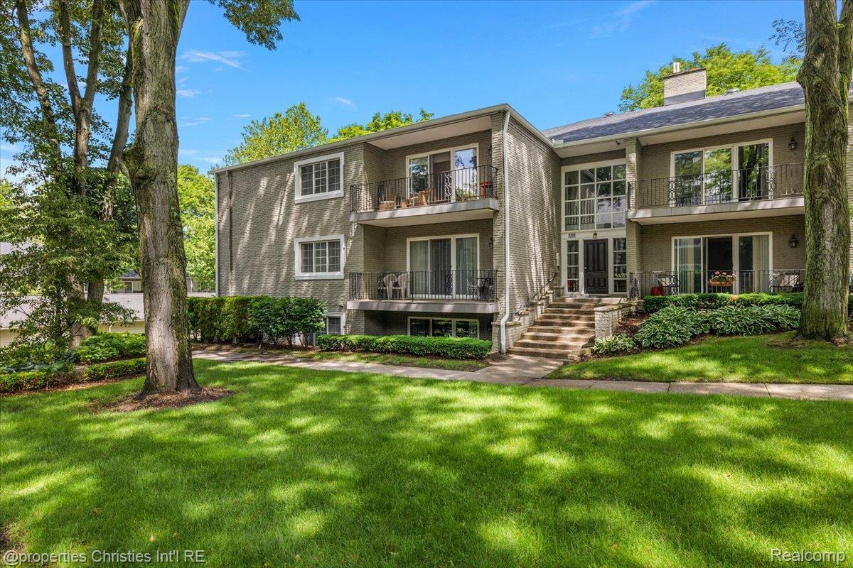 1113, Old Woodward, #34, Birmingham, Michigan, 48009