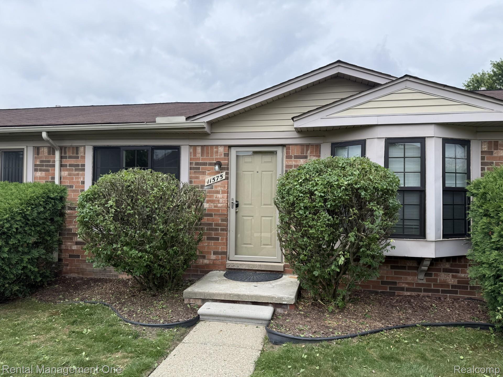11575, Lynhurst, Washington, Michigan, 48094