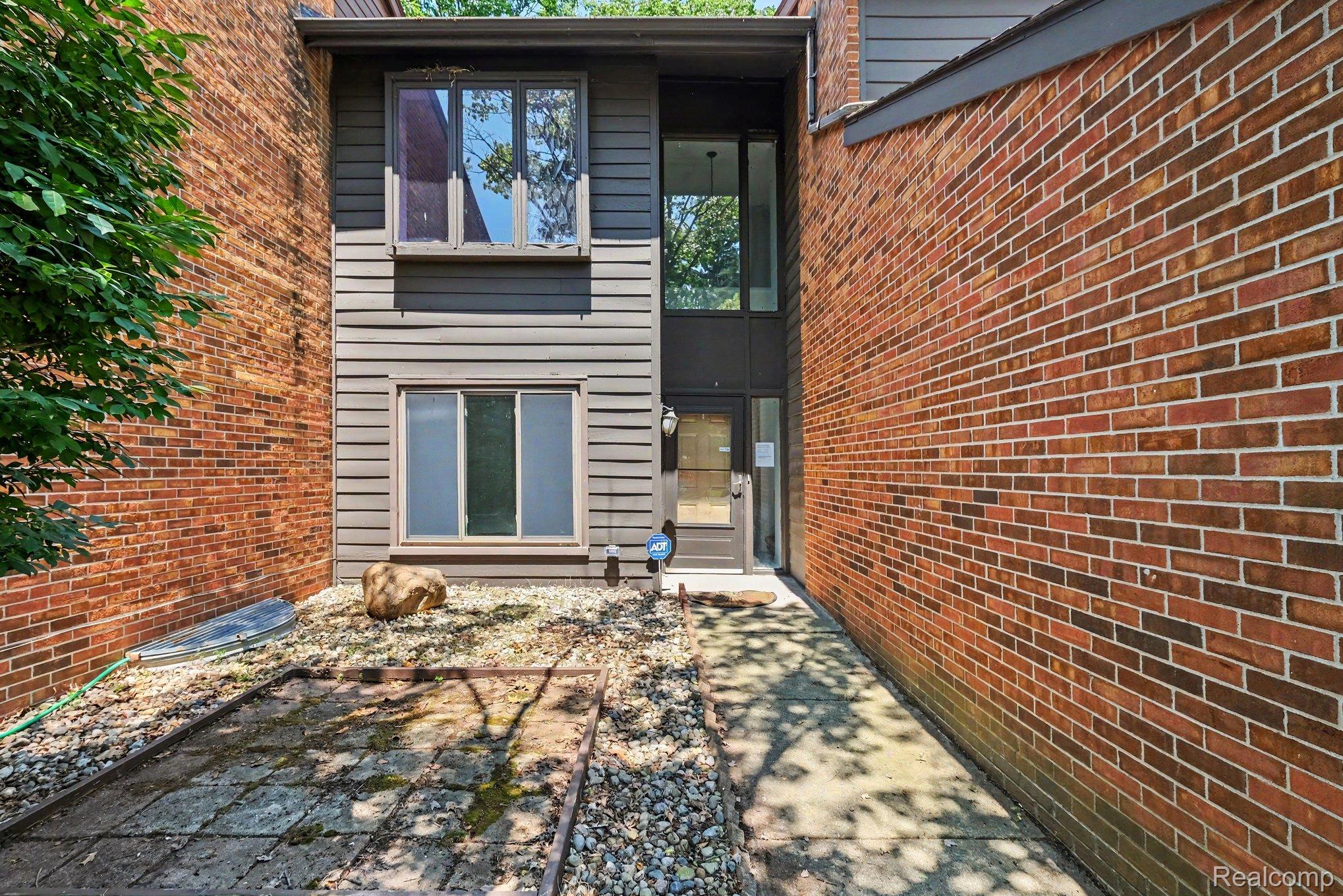 2056, Walden, Flint, Michigan, 48532