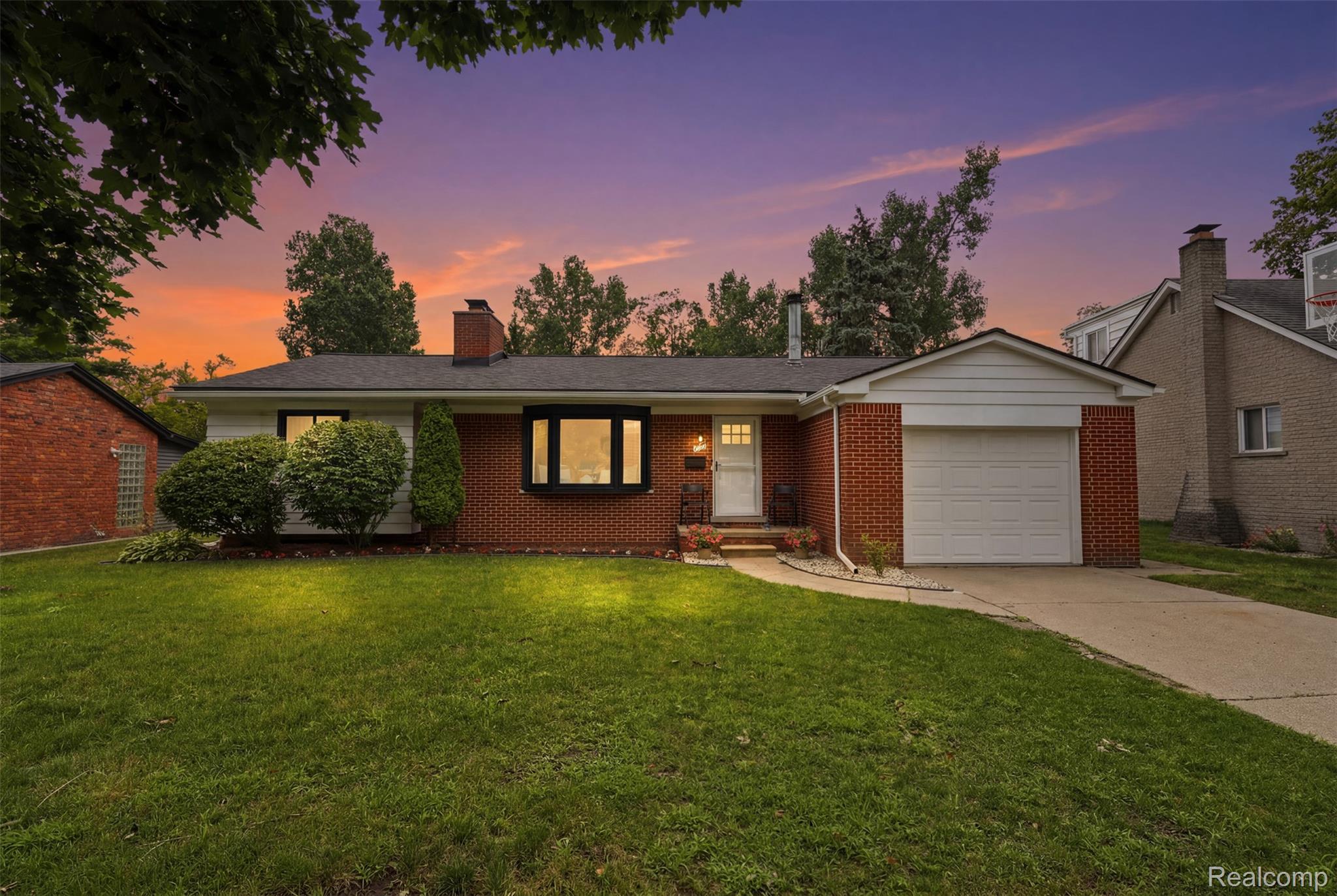 595, Byron, Plymouth, Michigan, 48170