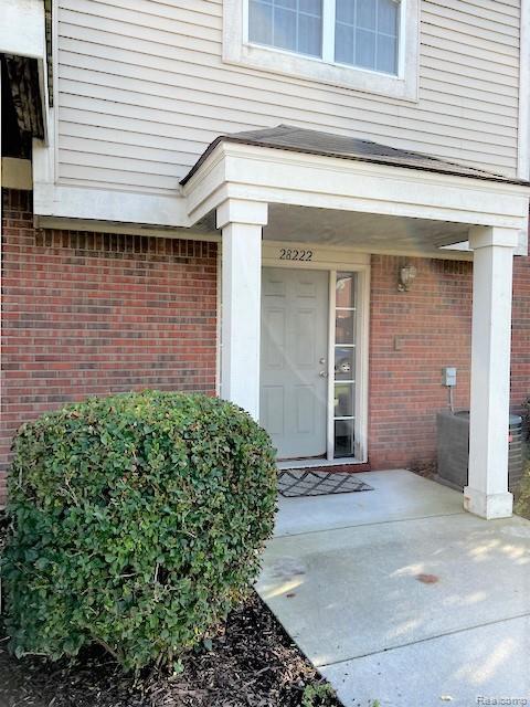 28222, POINTE, New Baltimore, Michigan, 48051