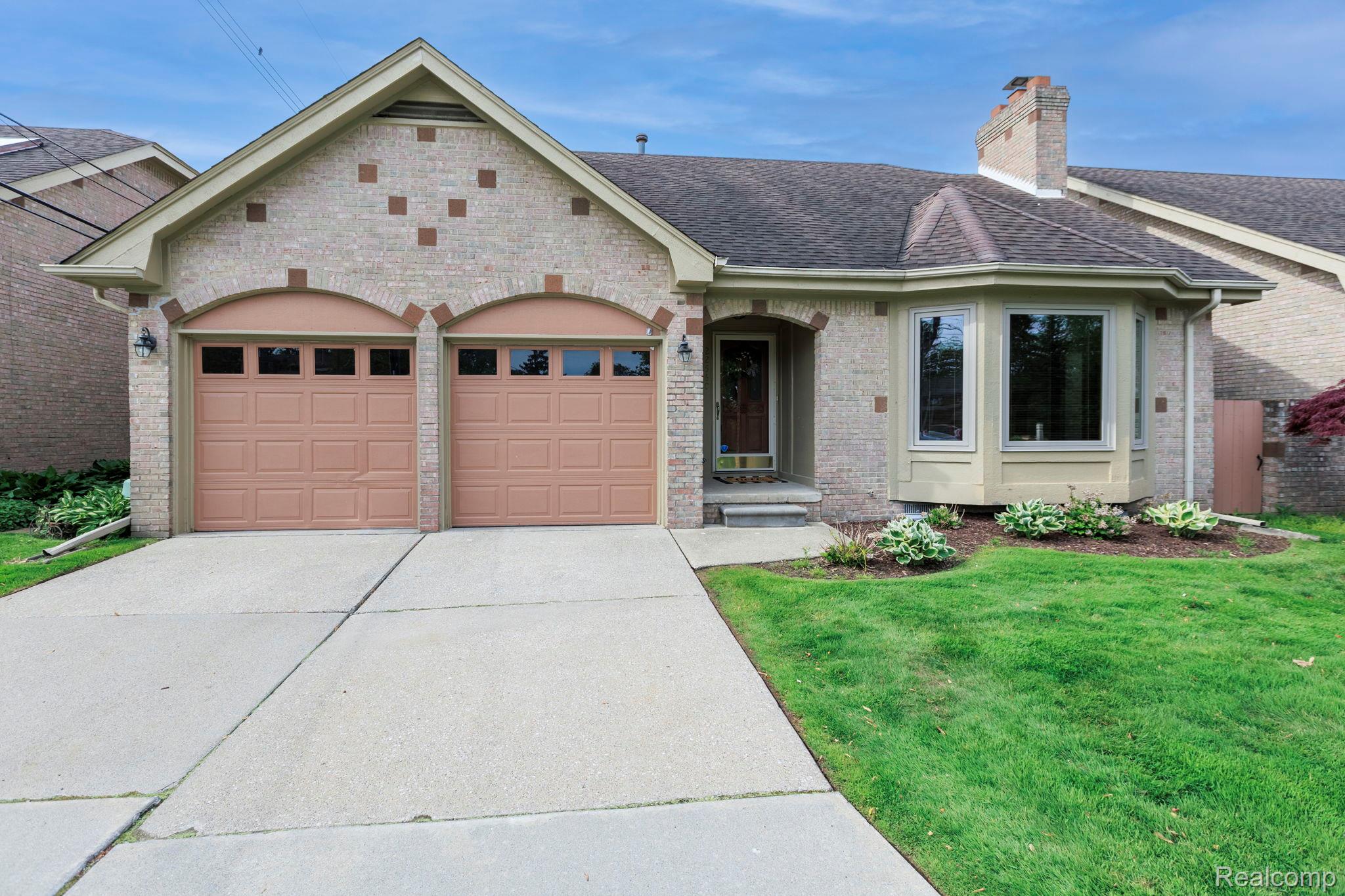 22560, Van, St. Clair Shores, Michigan, 48081
