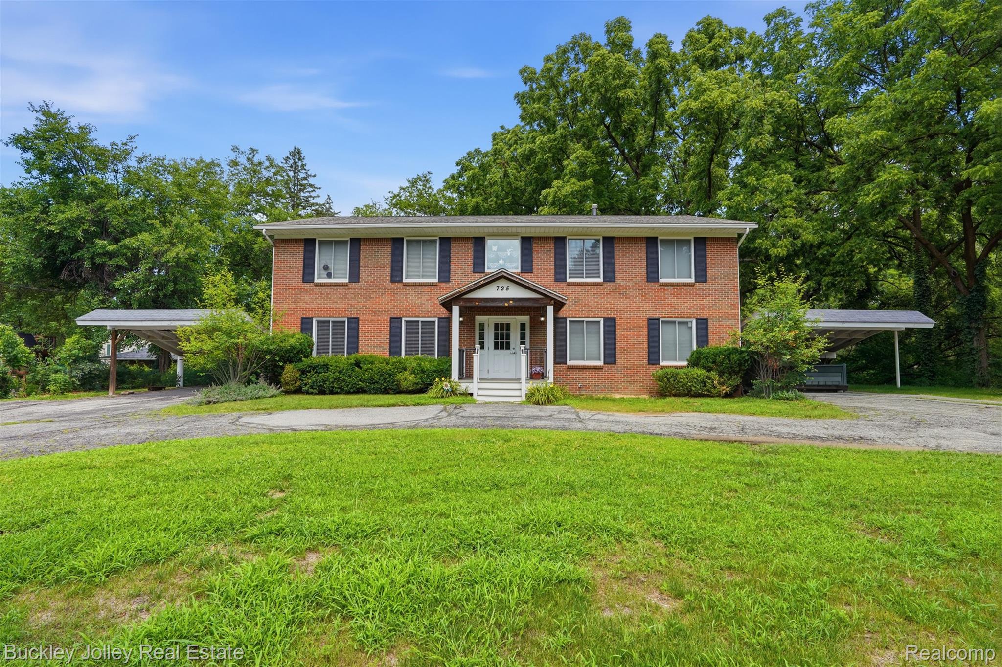 725, Clark, Brighton, Michigan, 48116
