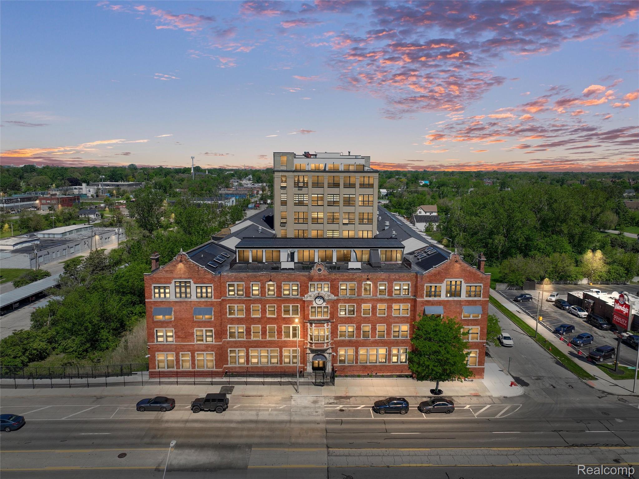 6533, E. JEFFERSON, #413W, Detroit, Michigan, 48207