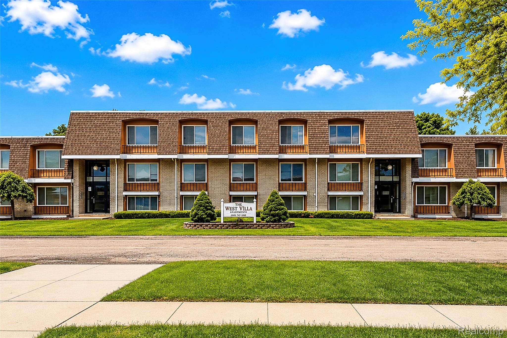 35281, Lewis, #20, Westland, Michigan, 48185