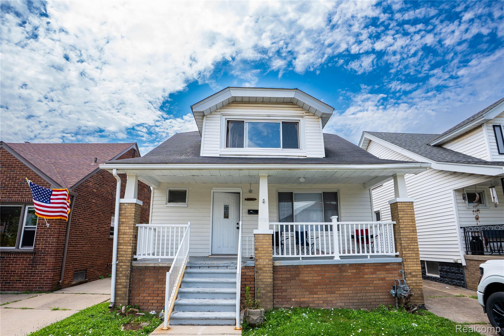 5725, Bingham, Dearborn, Michigan, 48126