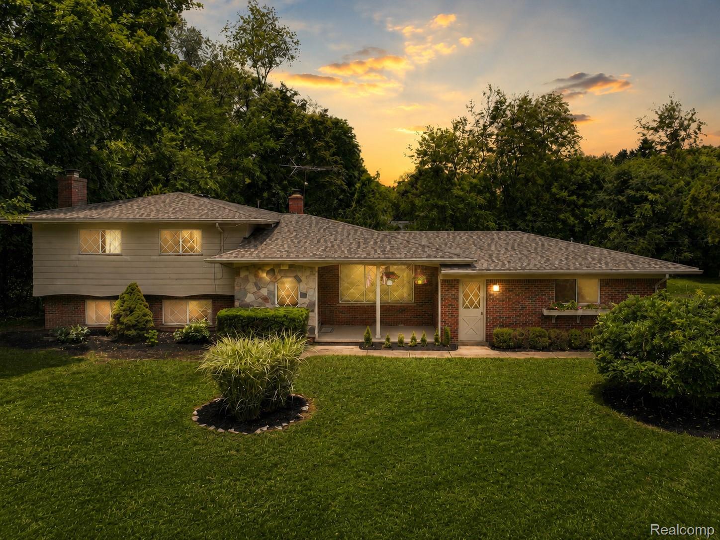 6970, Wing Lake, Bloomfield Hills, Michigan, 48301