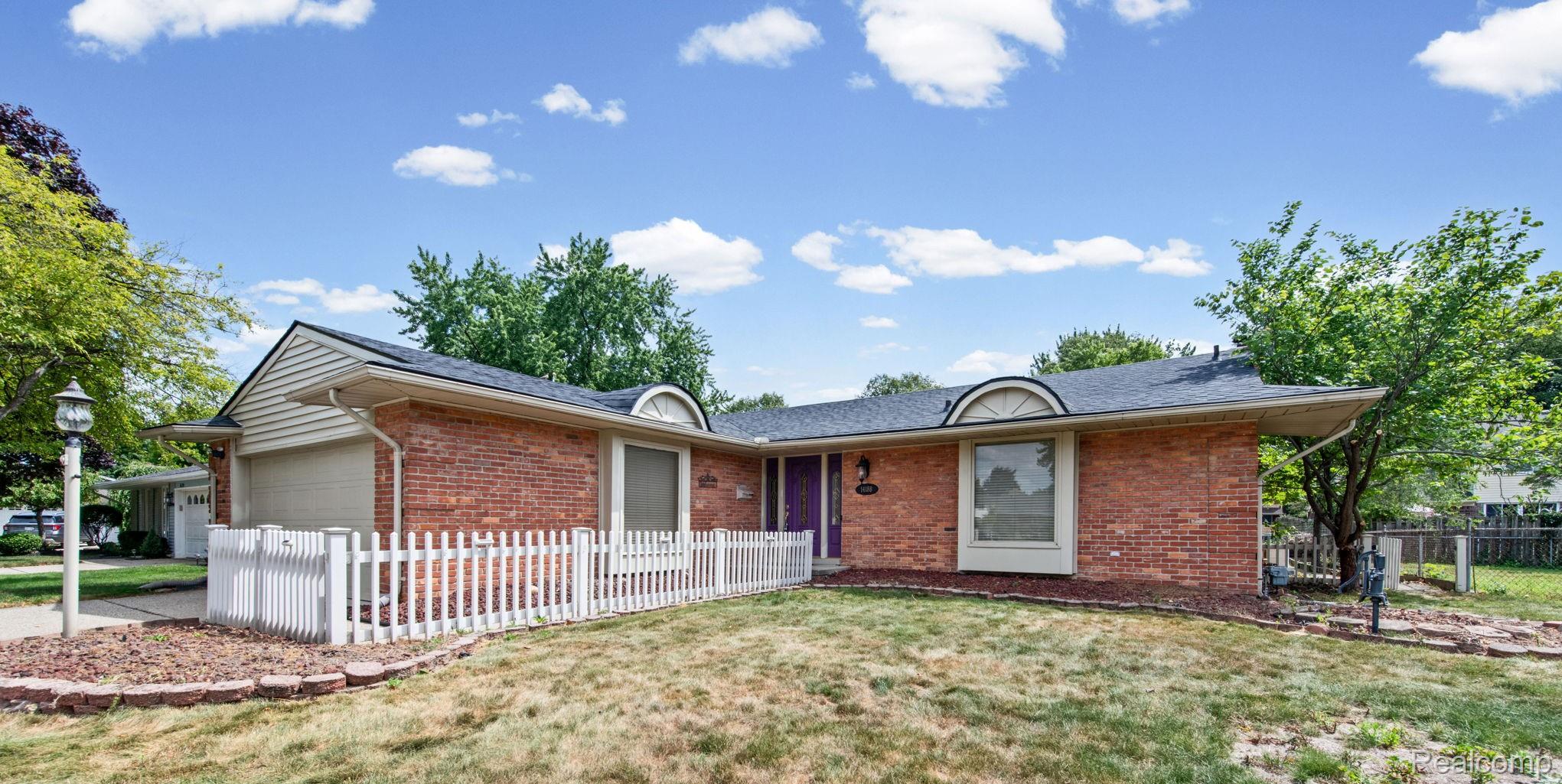 14188, Ramblewood, Livonia, Michigan, 48154