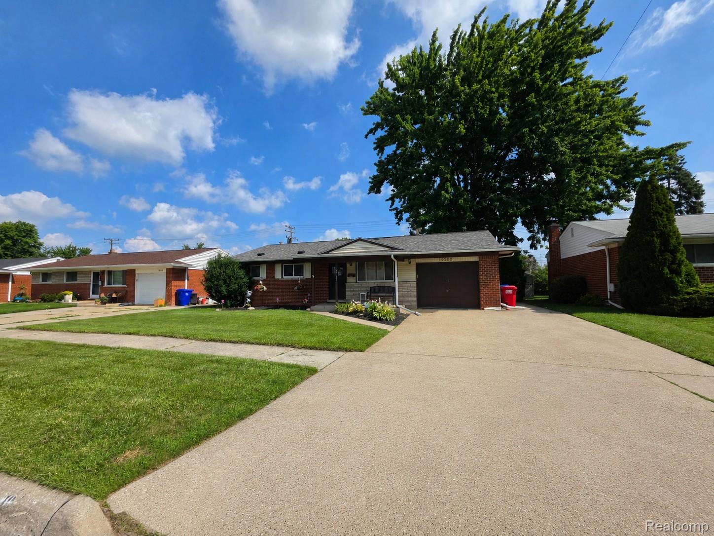 18503, Bittersweet, Fraser, Michigan, 48026