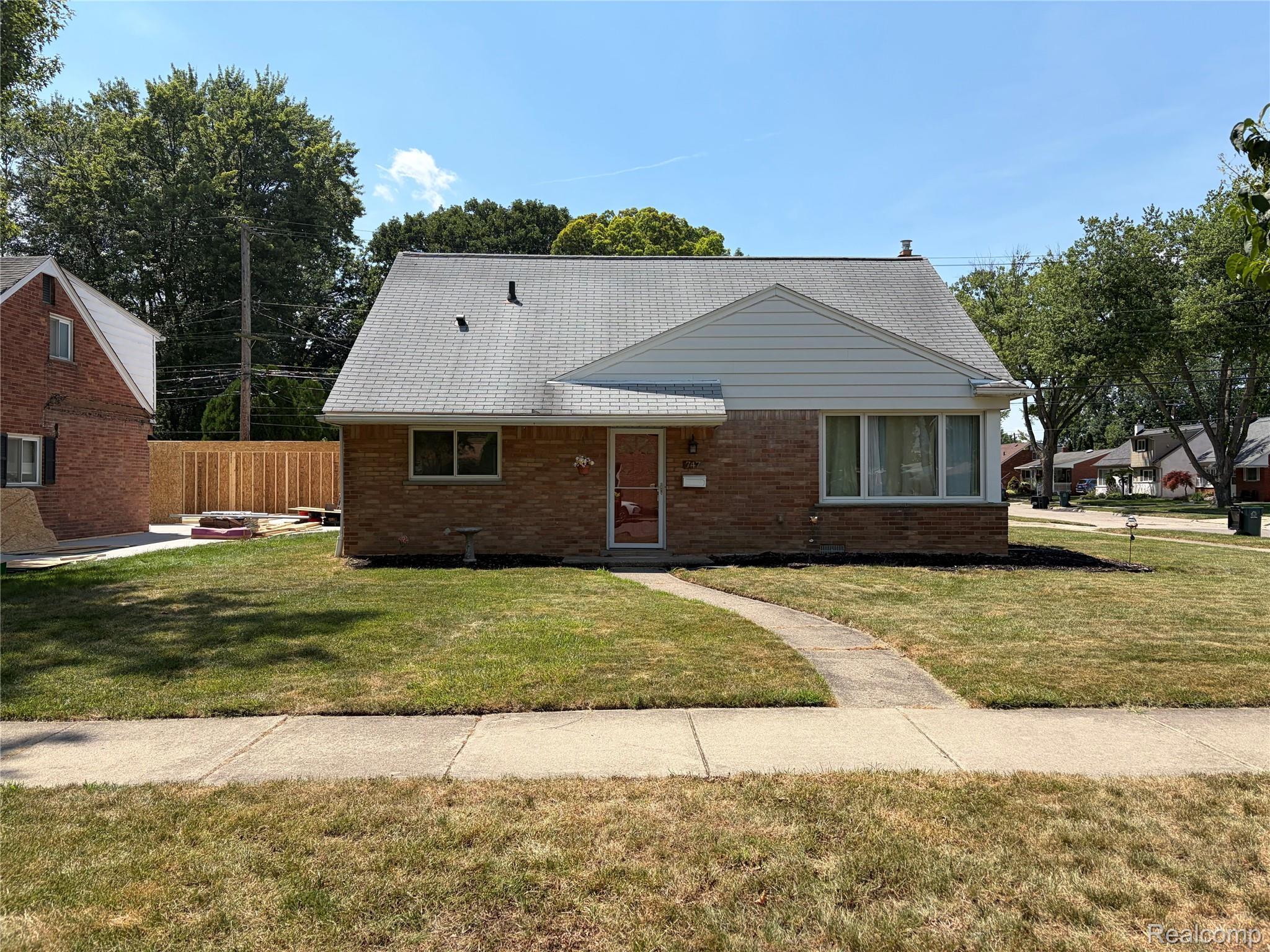 747, JAMAICA, Troy, Michigan, 48083