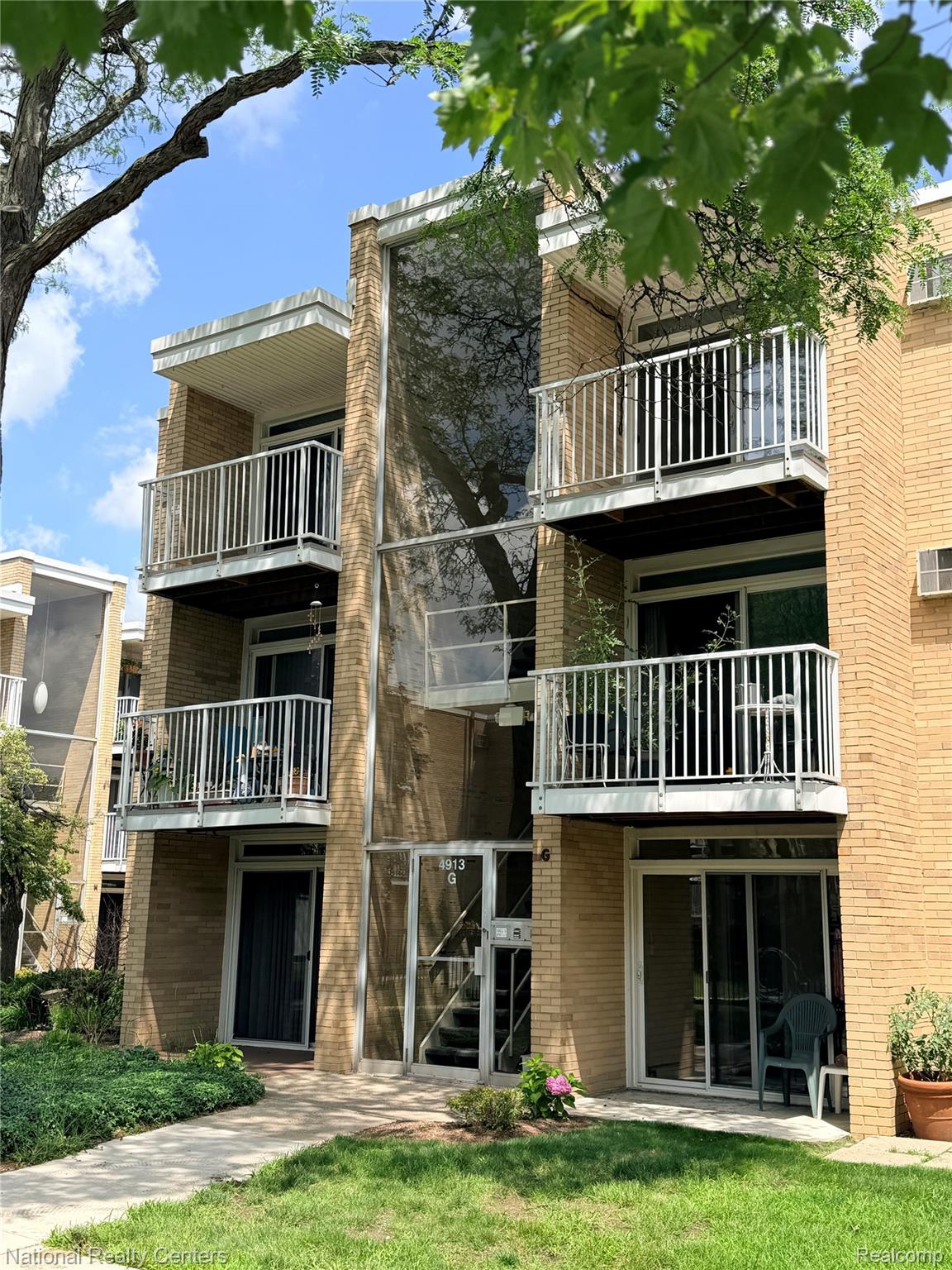 4913, Crooks, #G4, Royal Oak, Michigan, 48073