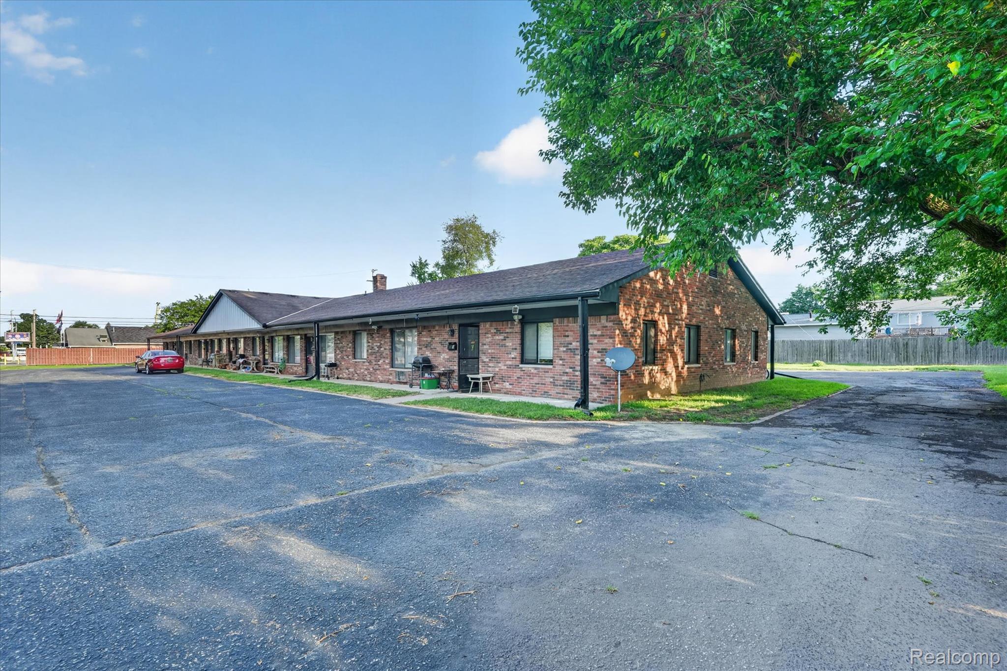 151, E. Mchattie, South Lyon, Michigan, 48178
