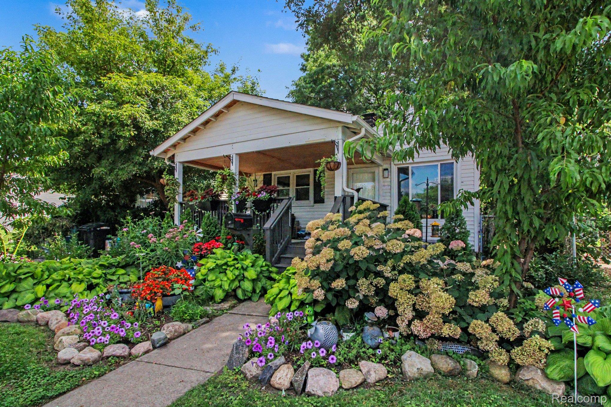 740, 10 Mile, Ferndale, Michigan, 48220