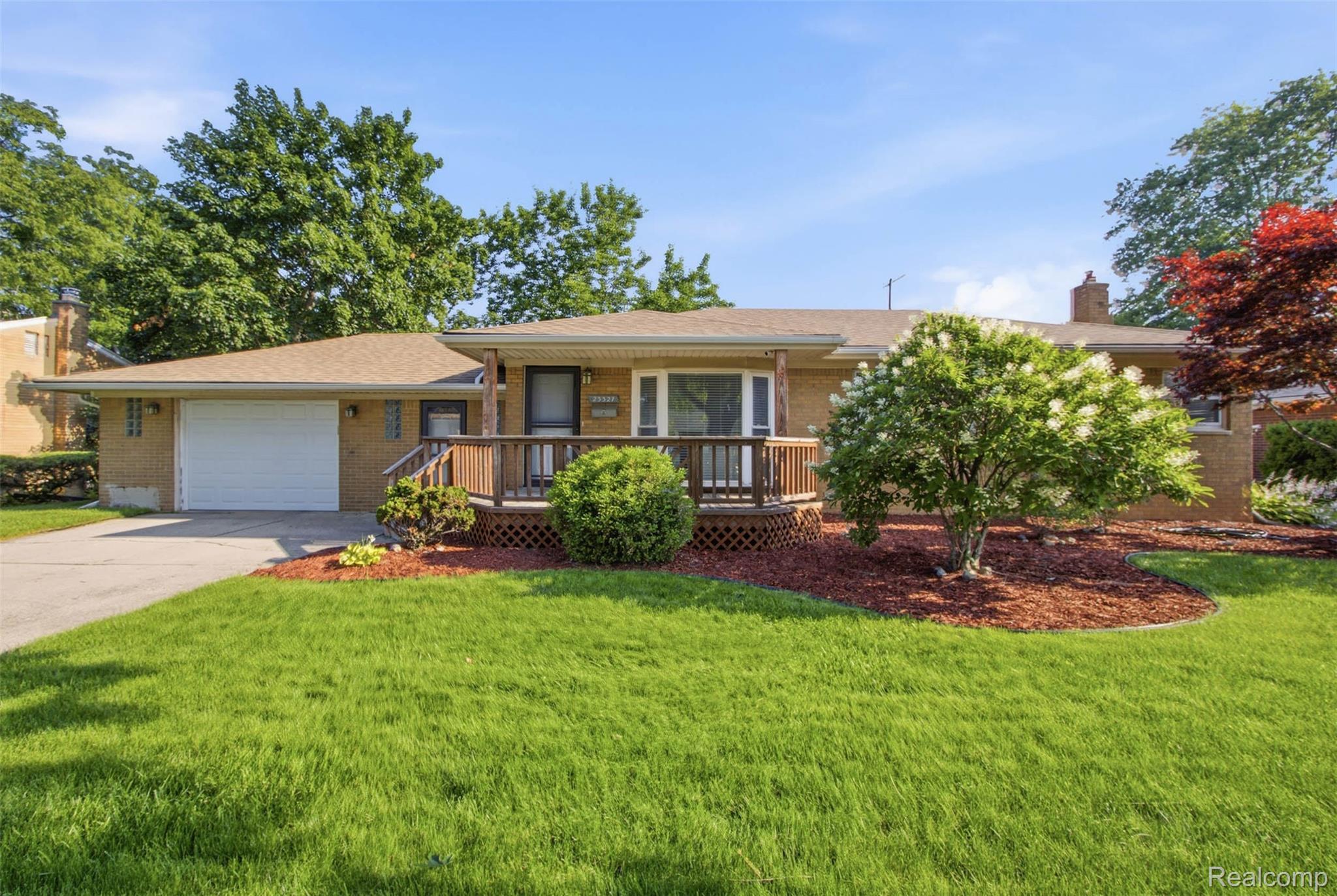 23327, Whitley, Clinton Township, Michigan, 48035