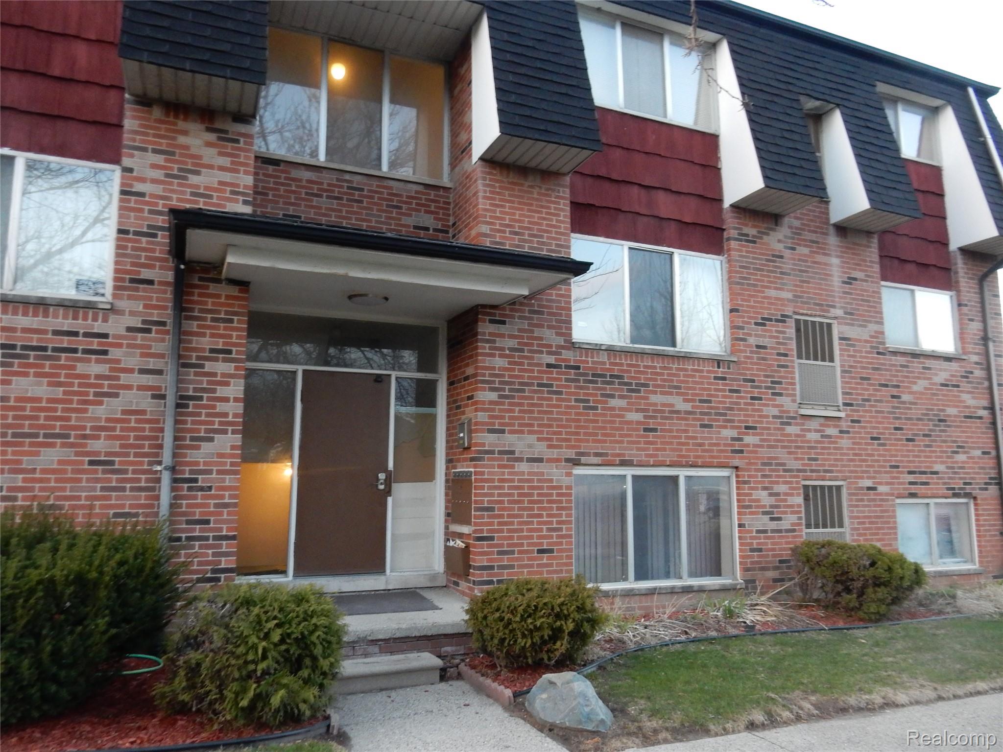150, ARCOLA, #3, Inkster, Michigan, 48141