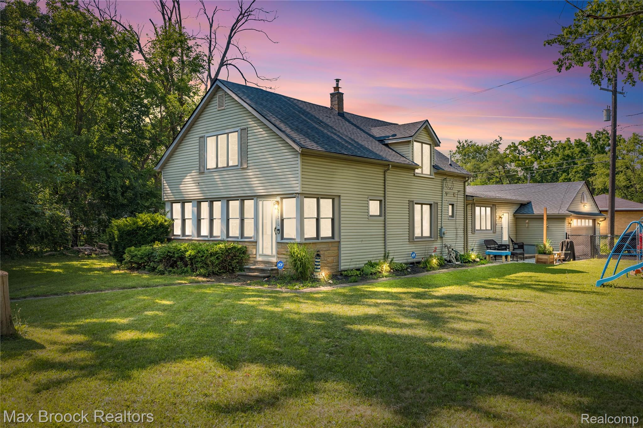 27216, Shiawassee, Southfield, Michigan, 48033