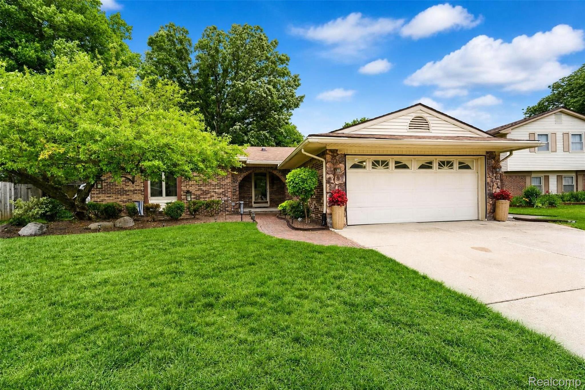 41768, Hanford, Canton, Michigan, 48187