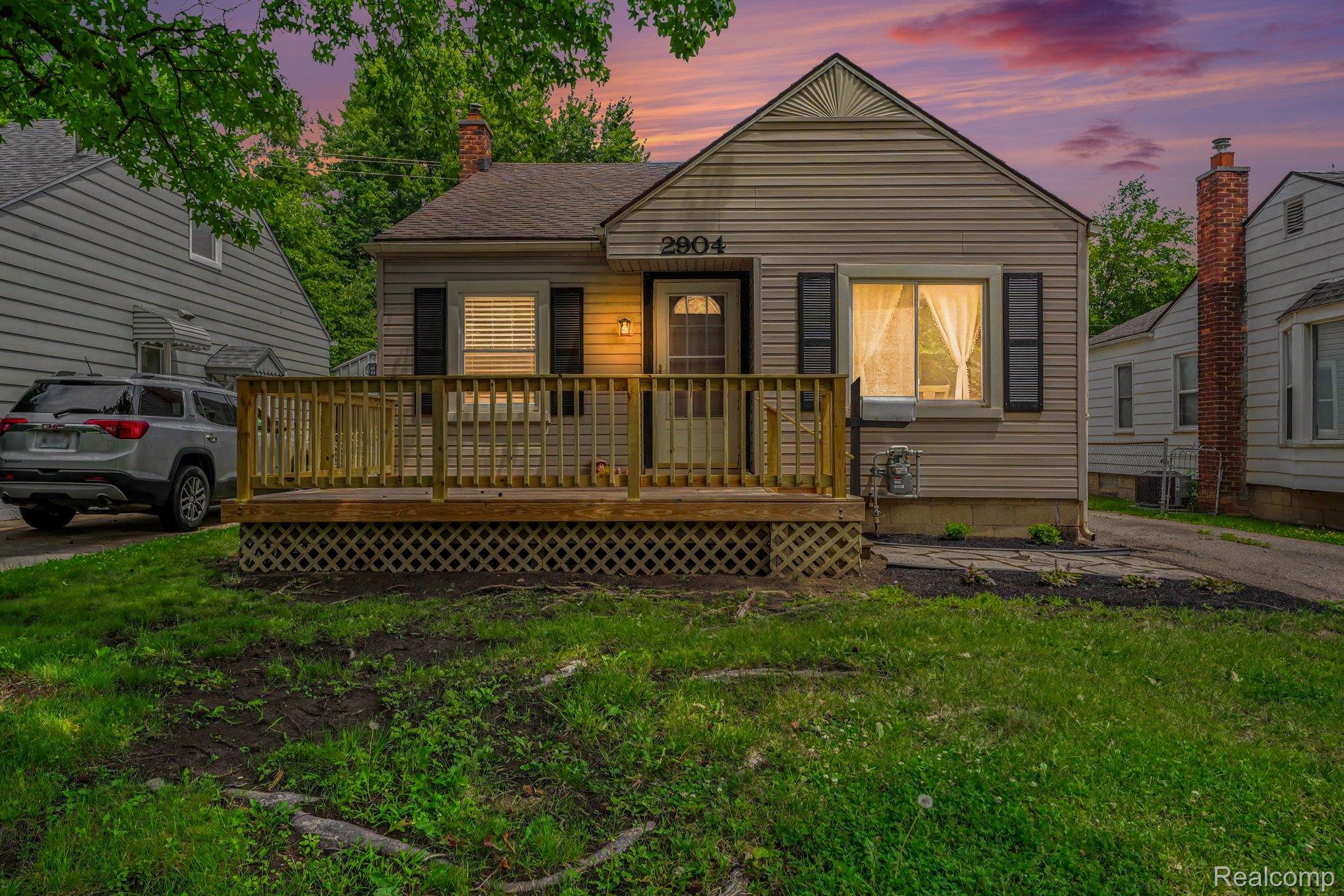 2904, Crooks, Royal Oak, Michigan, 48073