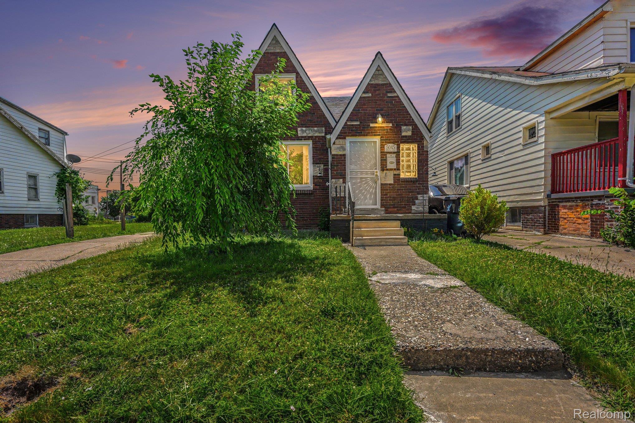 5045, Wayburn, Detroit, Michigan, 48224