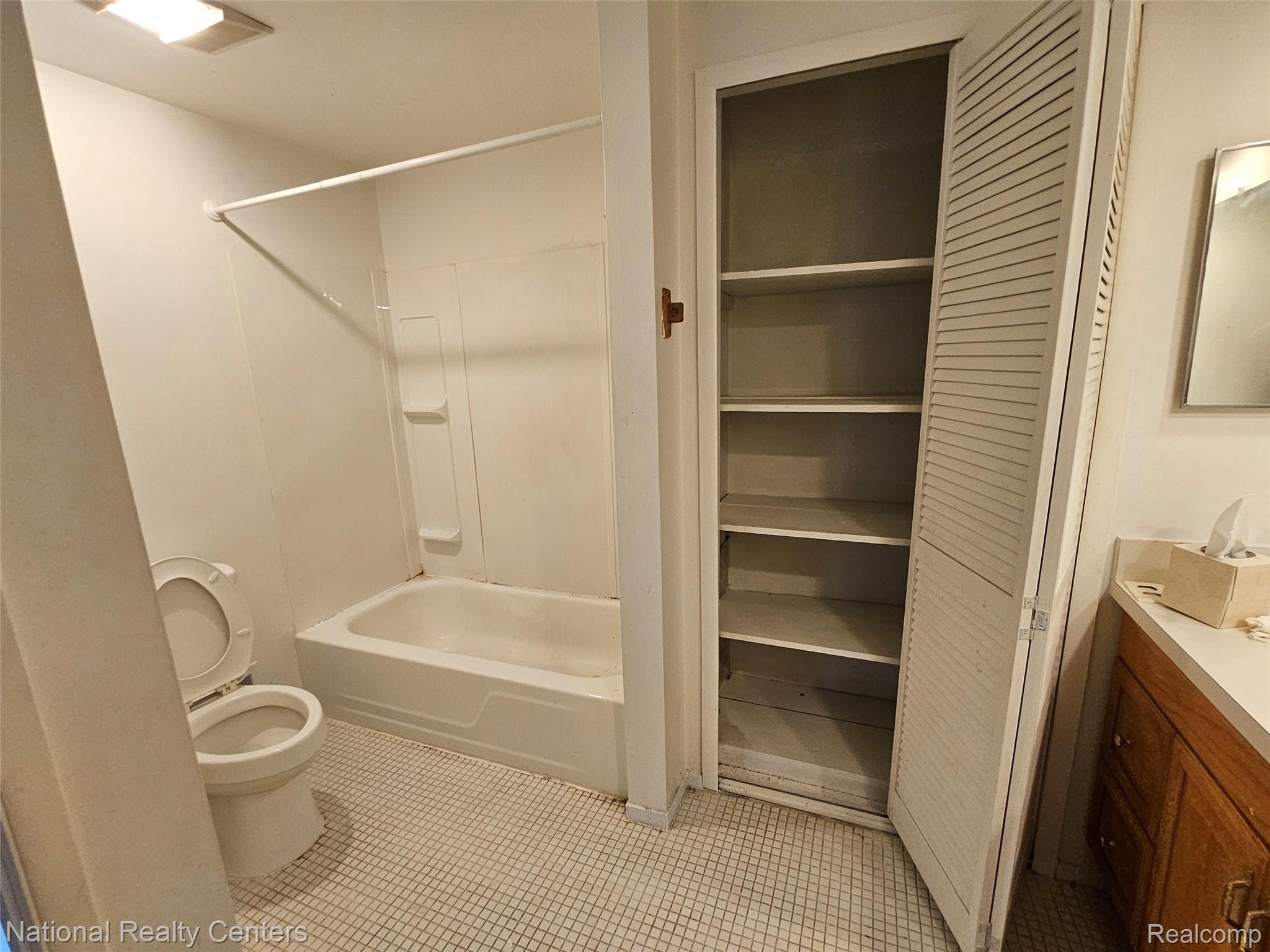 29576, CITY CENTER, #4, Warren, Michigan, 48093