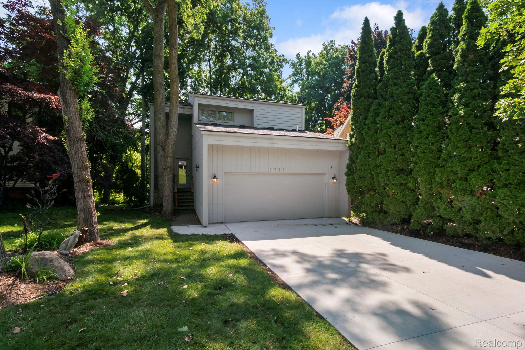 5775, Eastman, West Bloomfield, Michigan, 48323