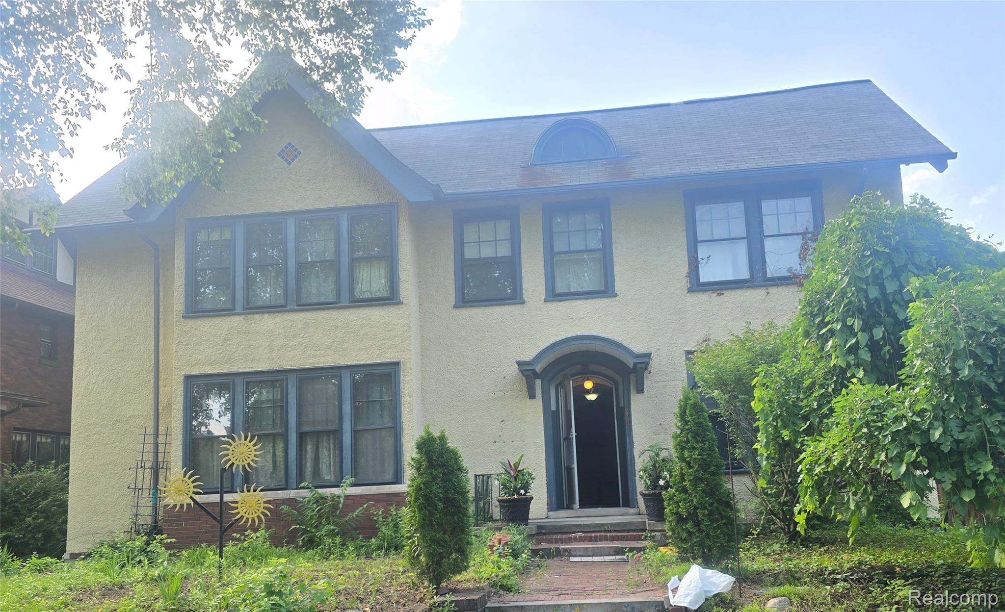 862, Chicago blvd,, E, Detroit, Michigan, 48202