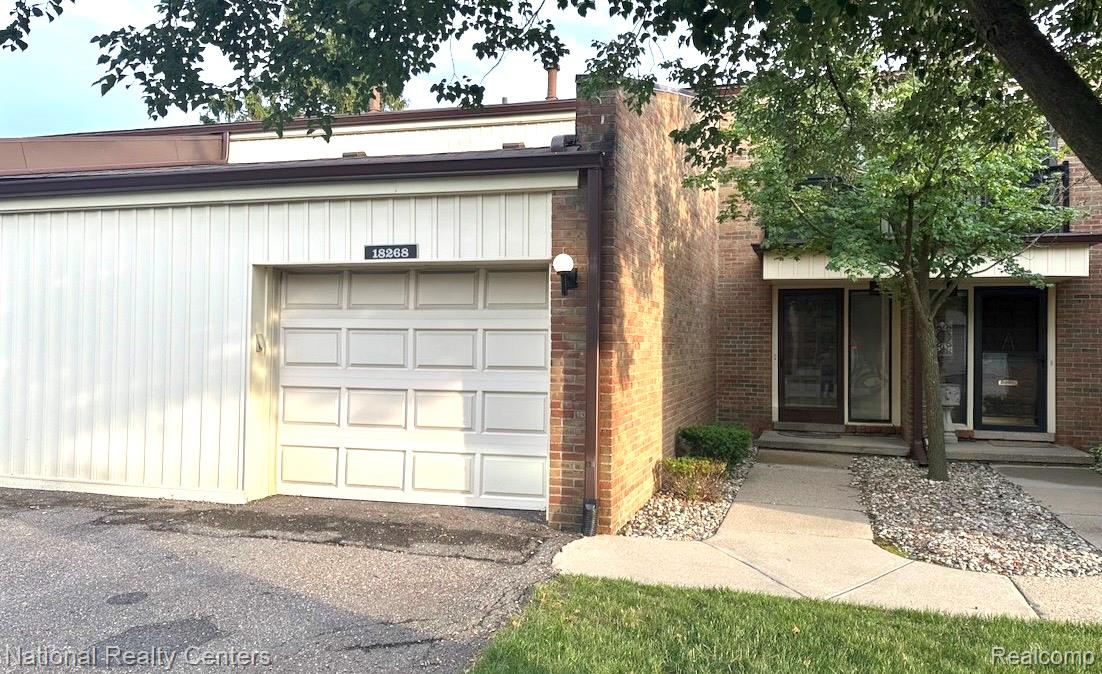 18268, University Park, Livonia, Michigan, 48152