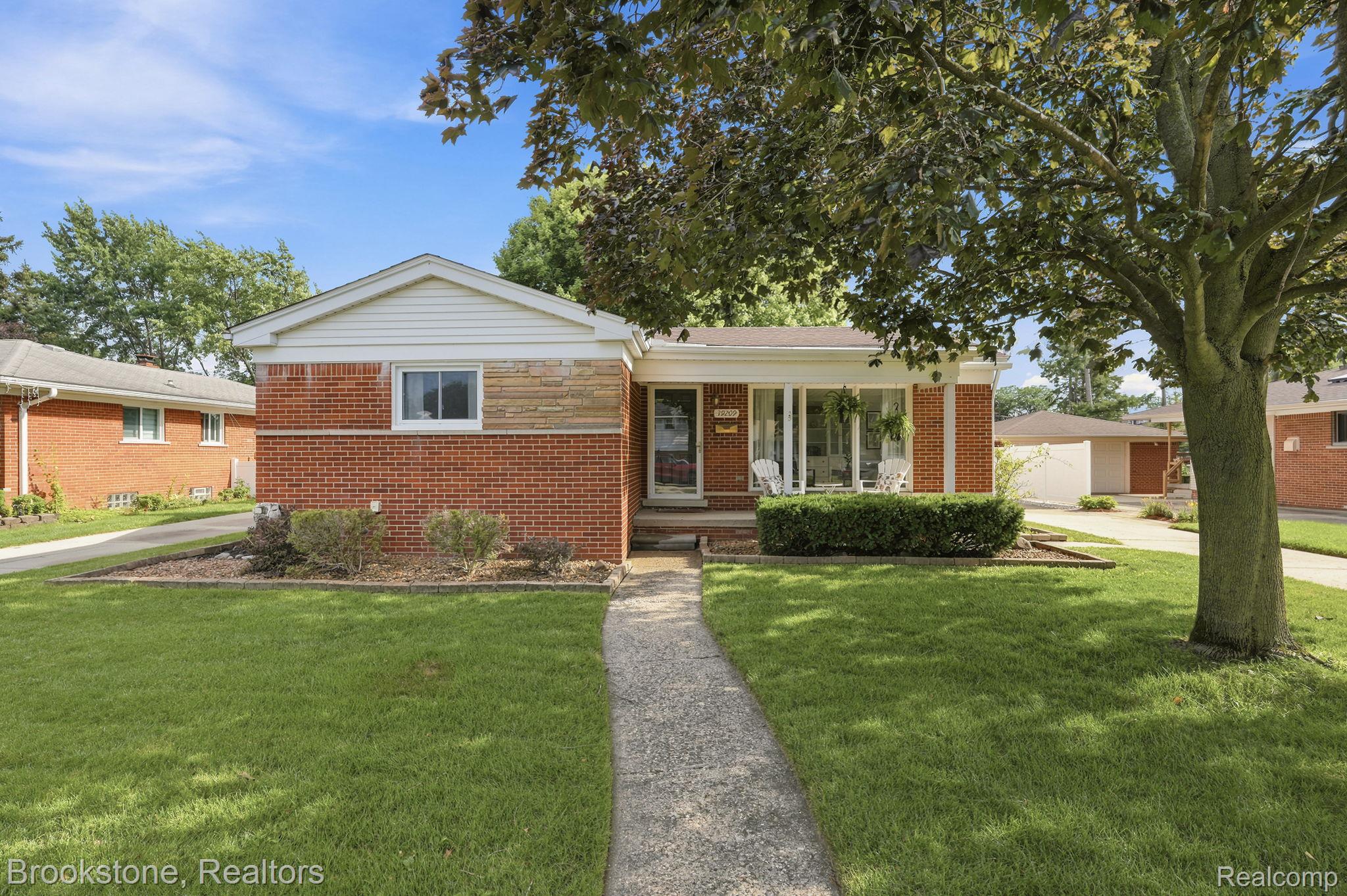 39209, Orangelawn, Livonia, Michigan, 48150