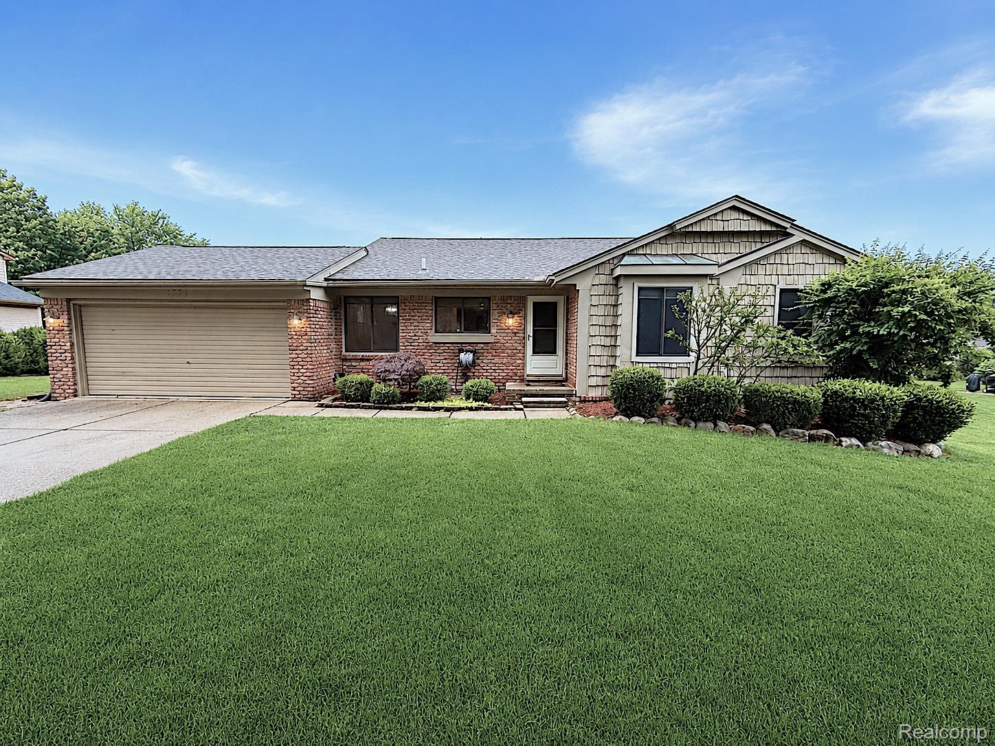 2033, Avonstoke, Rochester Hills, Michigan, 48307