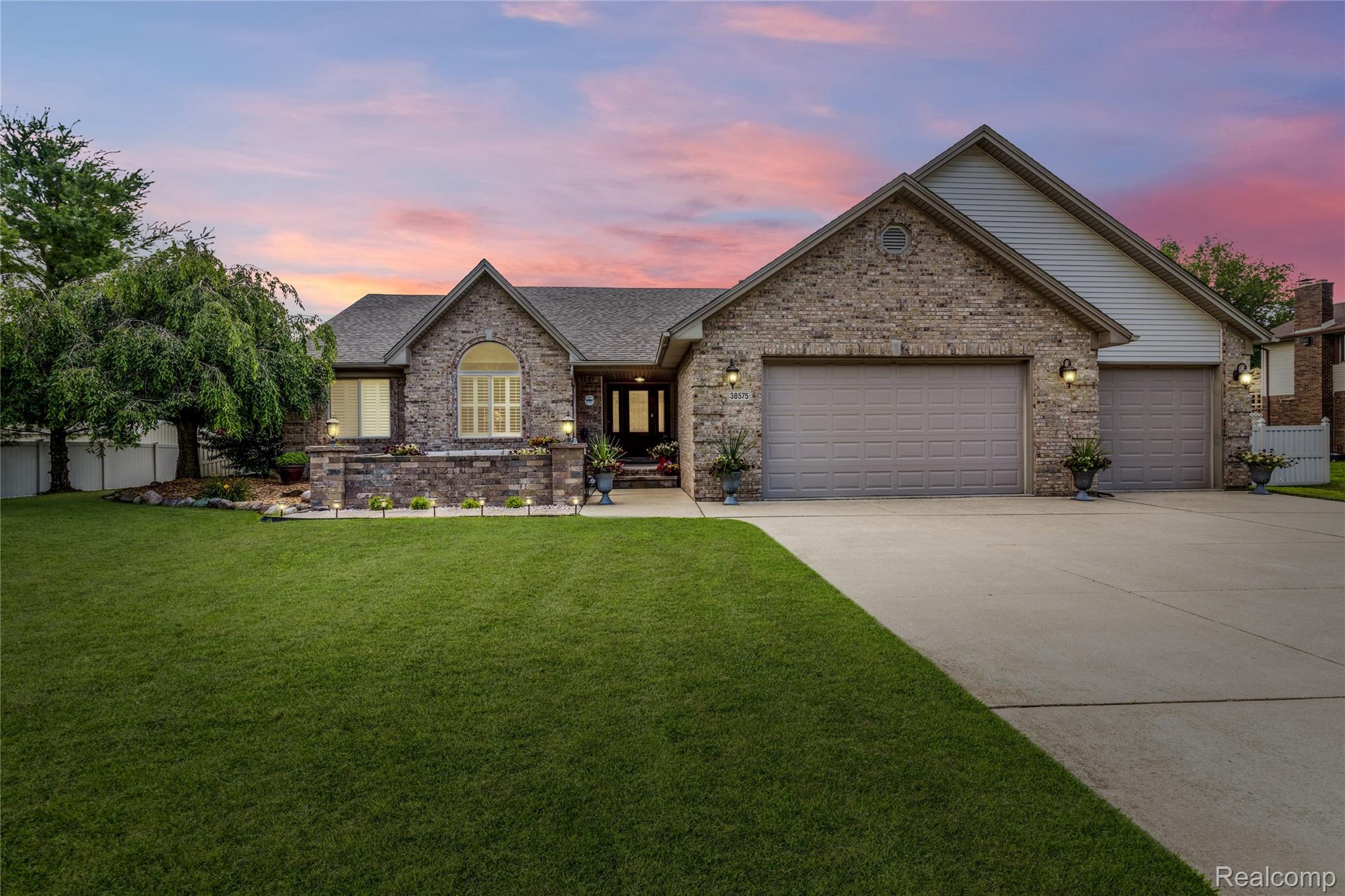 38575, Barth, Romulus, Michigan, 48174