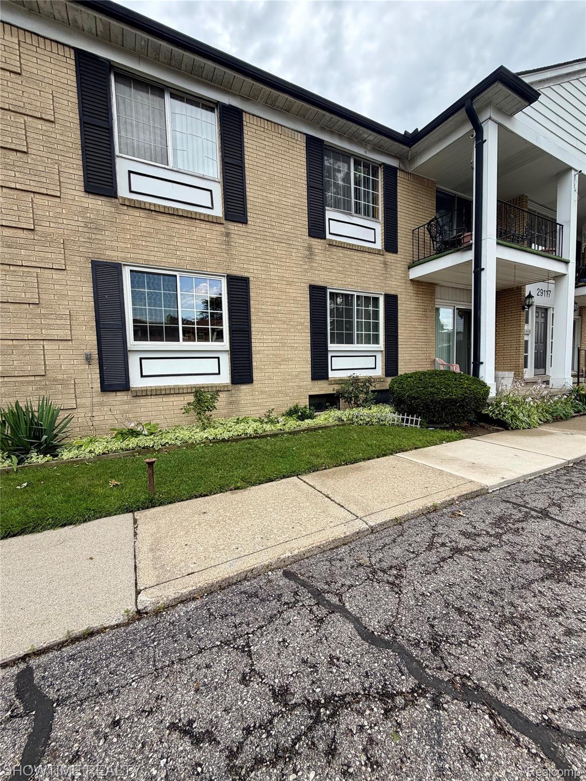 29117, Hayes, #3, Warren, Michigan, 48088