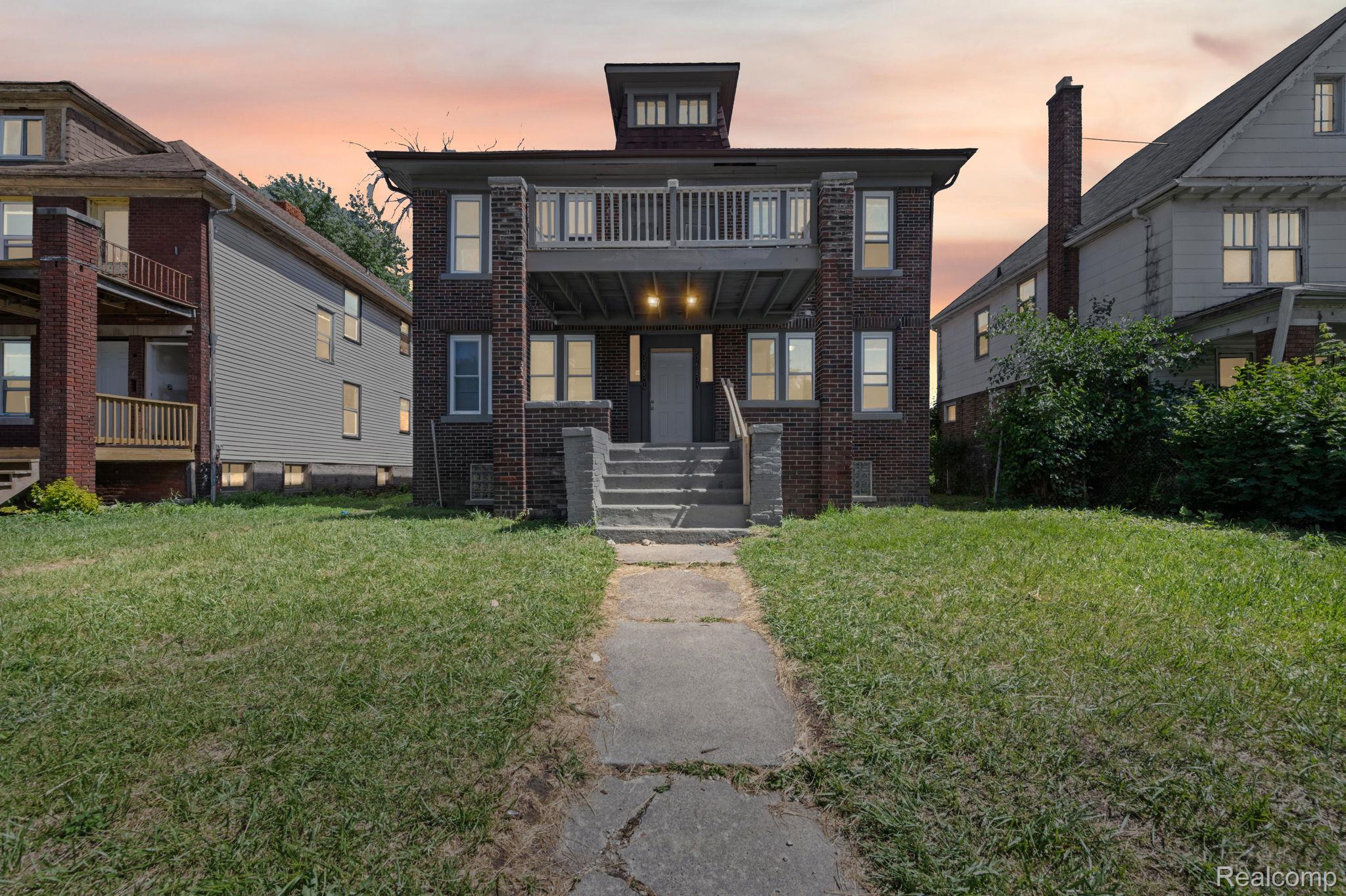 5319, Ivanhoe, Detroit, Michigan, 48204