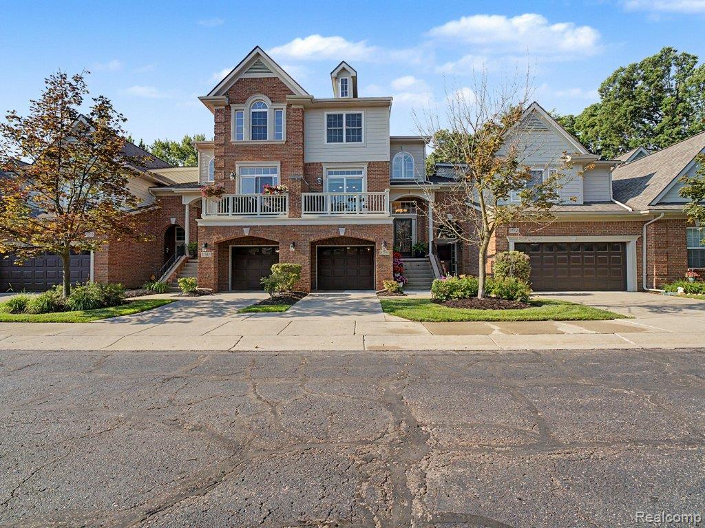 37561, Newburgh Park, Livonia, Michigan, 48152