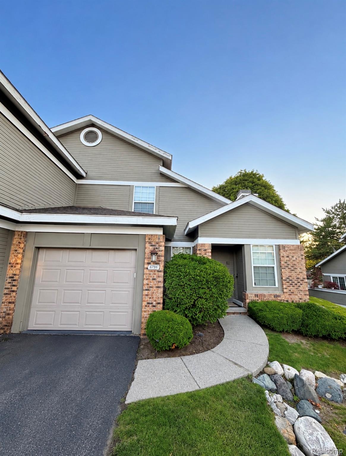 6798, Chimney Sweep ct, West Bloomfield, Michigan, 48322