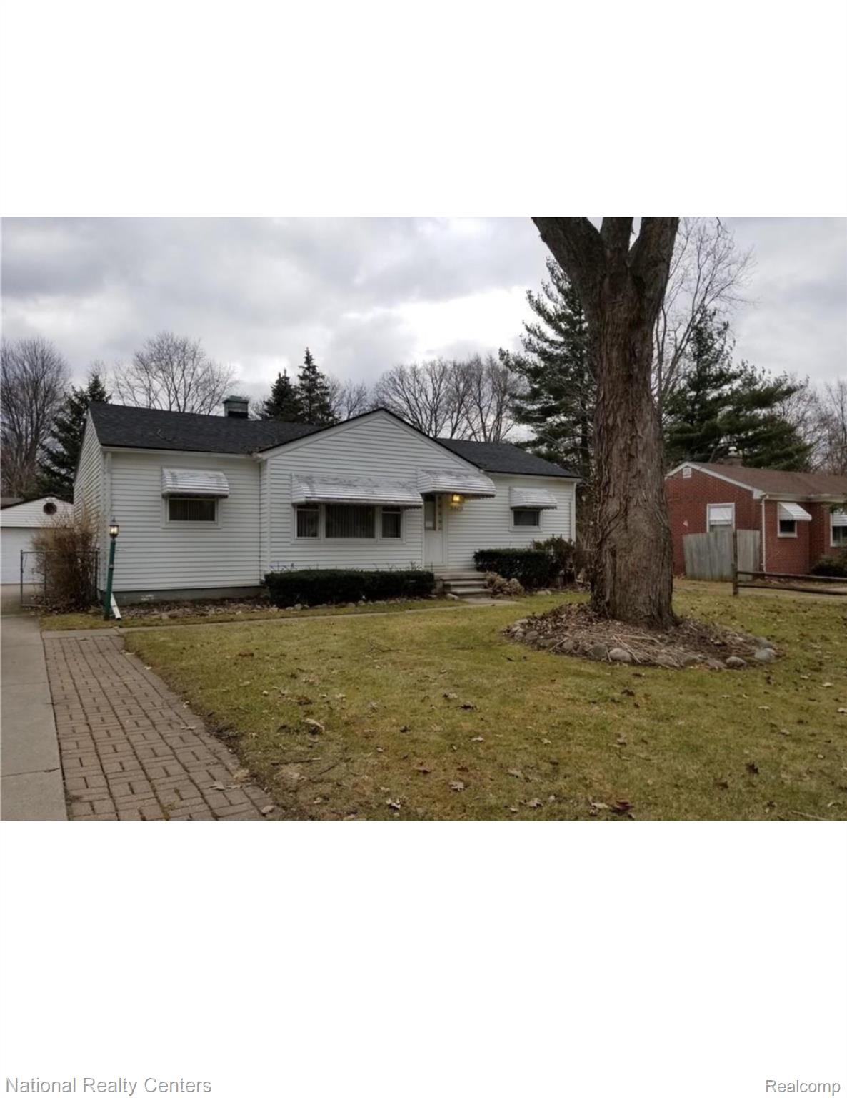 18270, Foch, Livonia, Michigan, 48152
