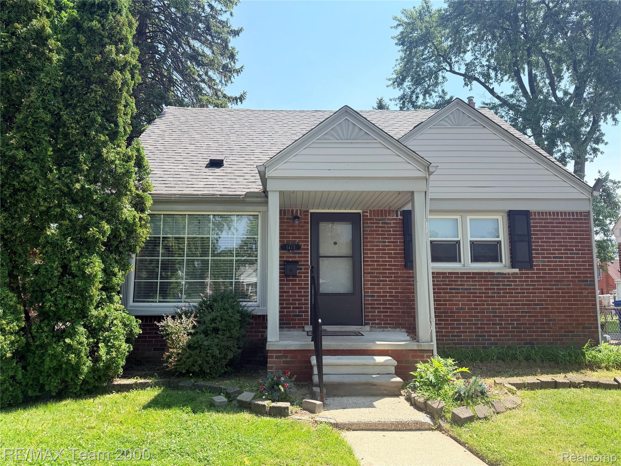 1415, Oakland, Dearborn Heights, Michigan, 48125