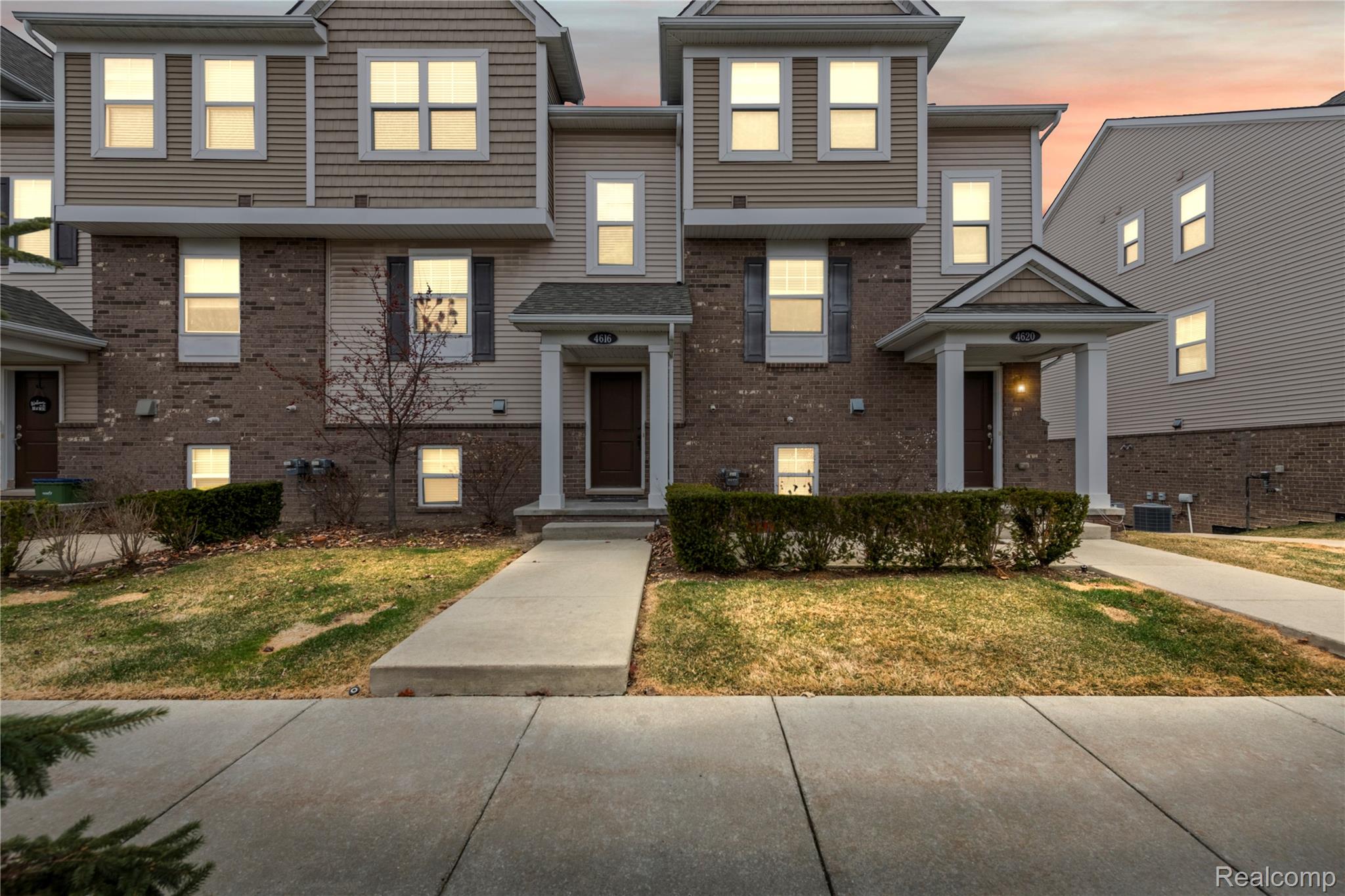 4616, Bradley, Troy, Michigan, 48085