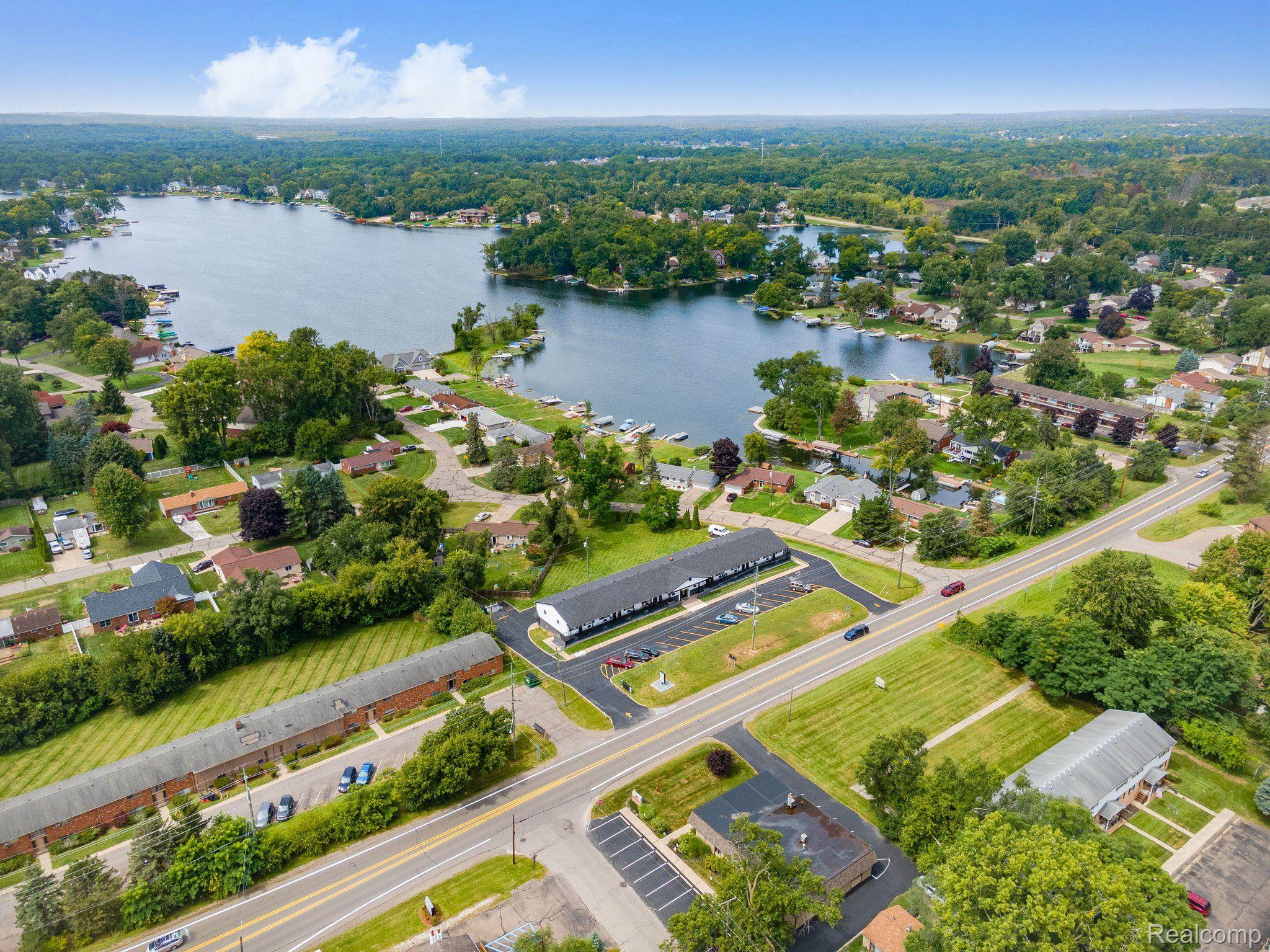 2475, COMMERCE, #10, Wolverine Lake, Michigan, 48390