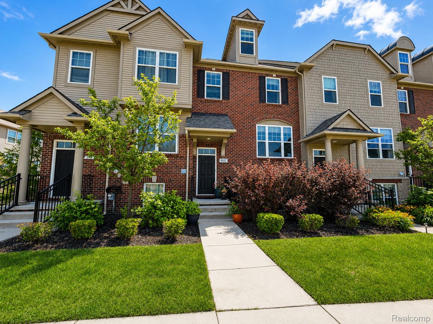 915, Barclay, Rochester Hills, Michigan, 48307